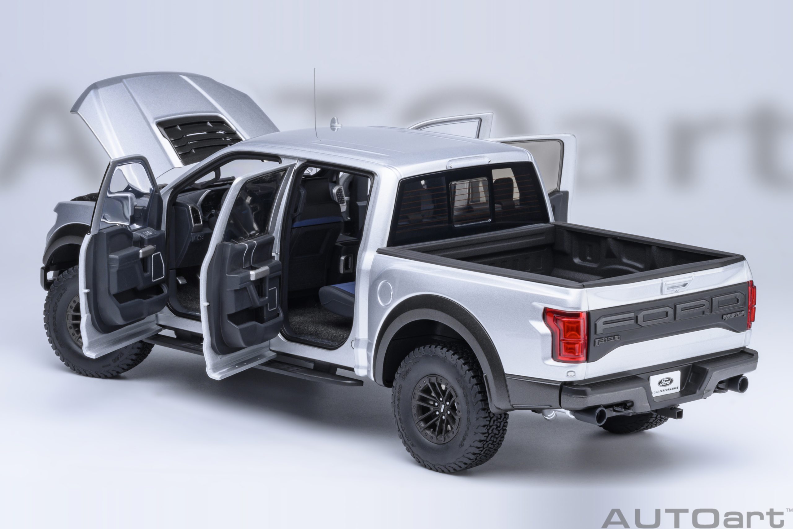 AUTOart Ford F-150 Raptor Supercrew 2019 1:18 - Ingot Silver - 画像16