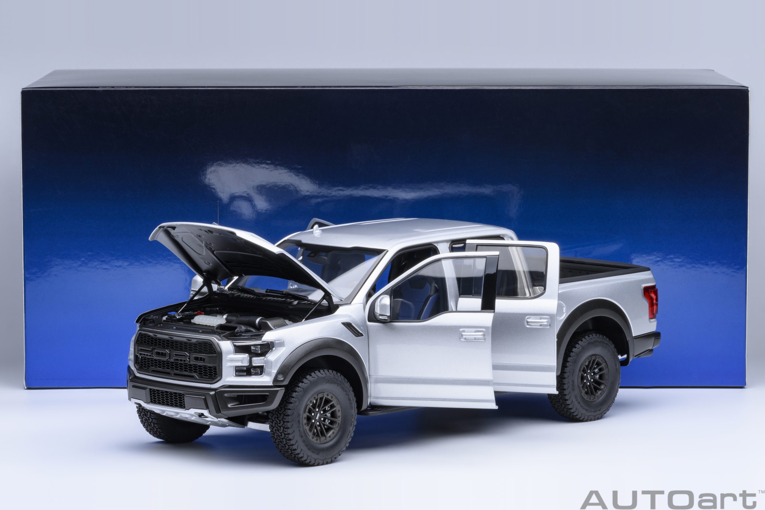 AUTOart Ford F-150 Raptor Supercrew 2019 1:18 - Ingot Silver - 画像21