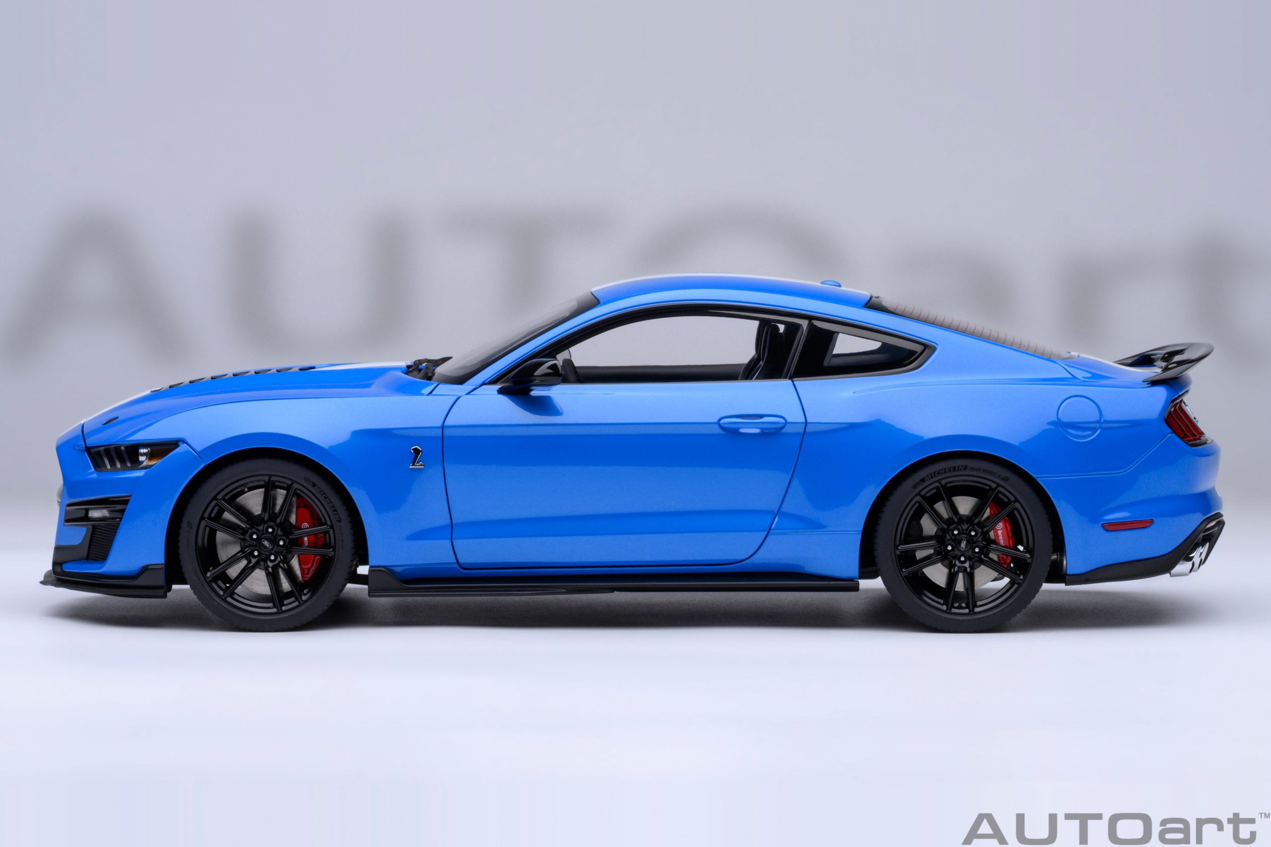 AUTOart Ford Mustang Shelby GT500 1:18 - Grabber Blue - Image 3