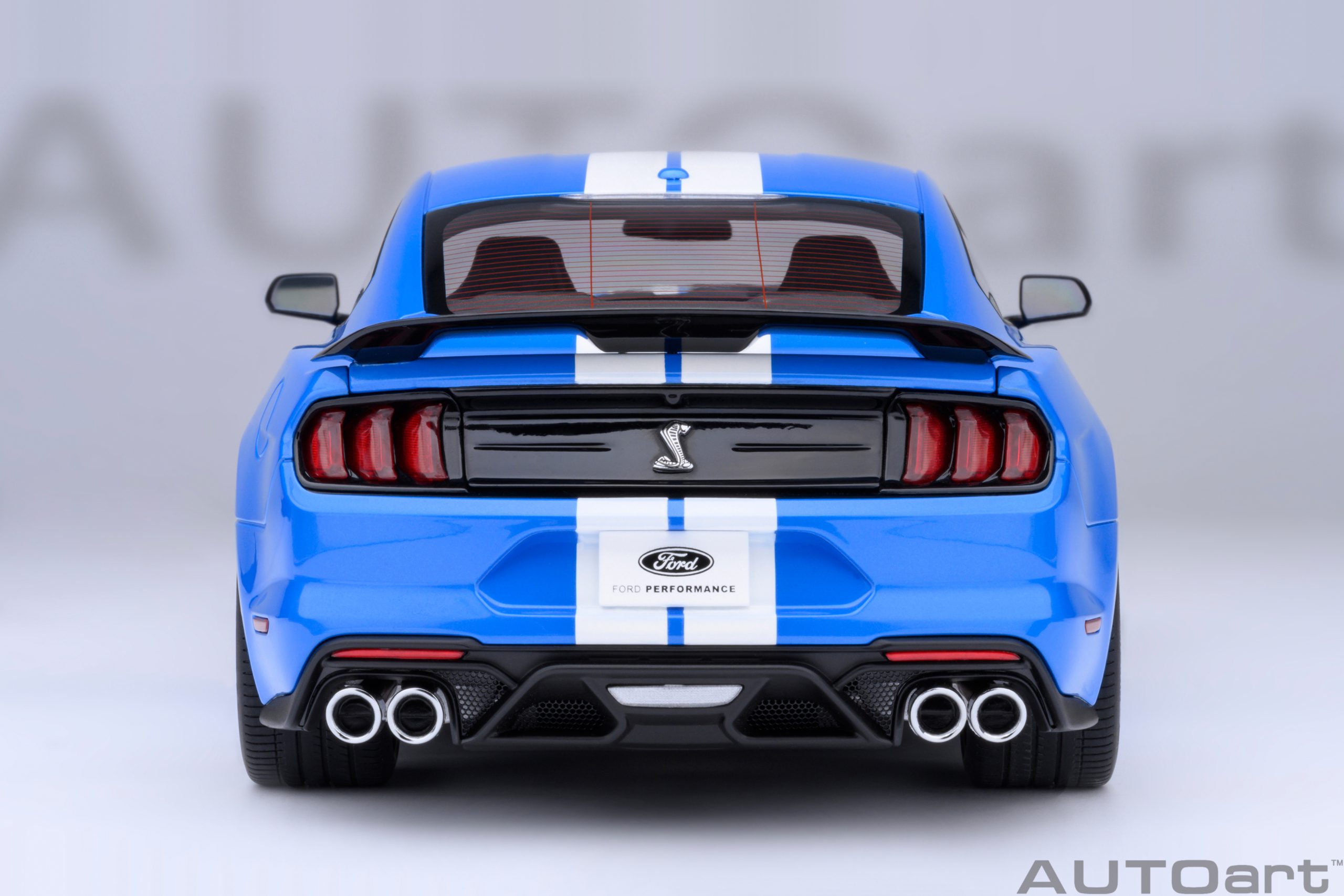AUTOart Ford Mustang Shelby GT500 1:18 - Grabber Blue - Image 6