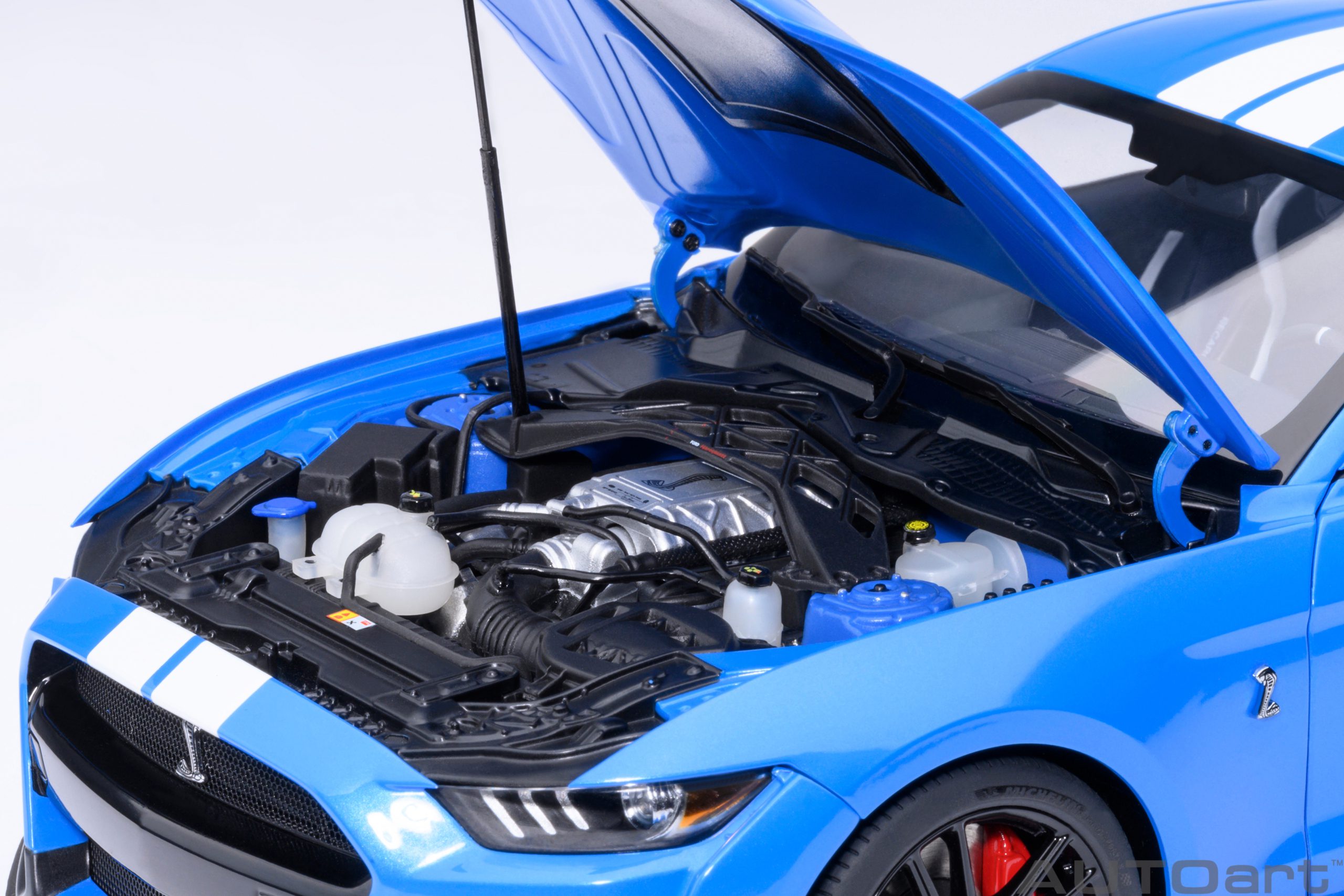 AUTOart Ford Mustang Shelby GT500 1:18 - Grabber Blue - Image 11