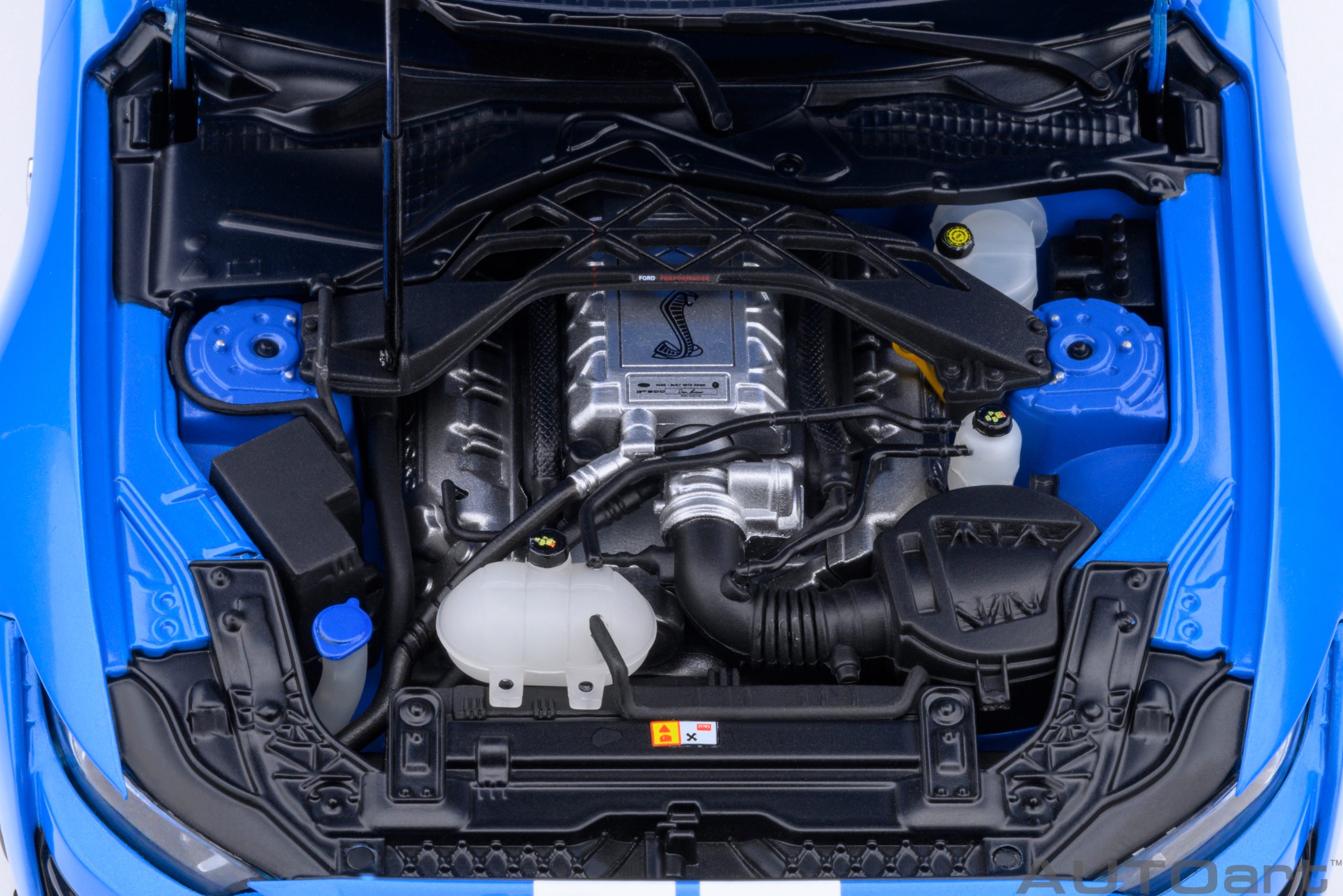 AUTOart Ford Mustang Shelby GT500 1:18 - Grabber Blue - Image 12