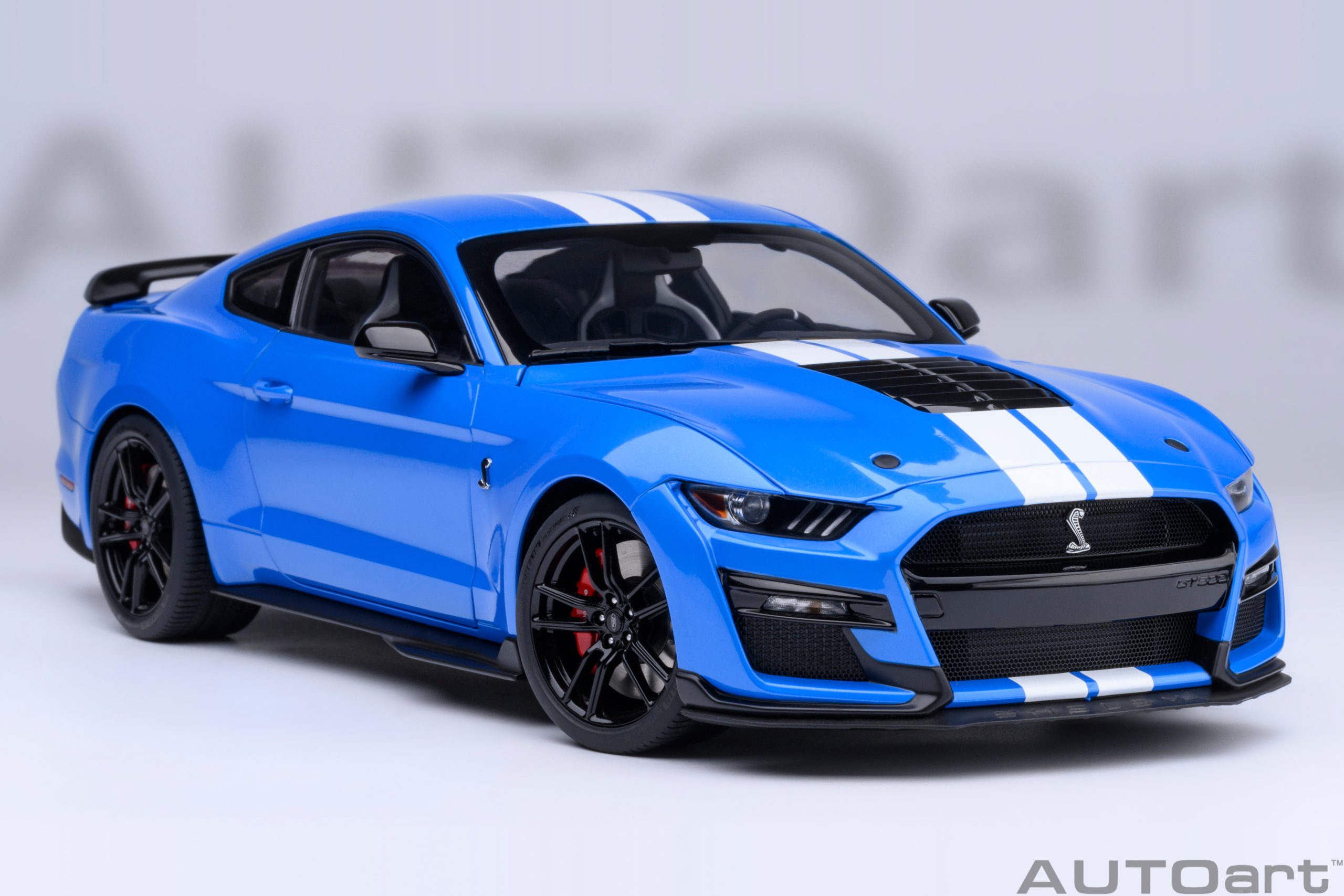AUTOart Ford Mustang Shelby GT500 1:18 - Grabber Blue - Image 18