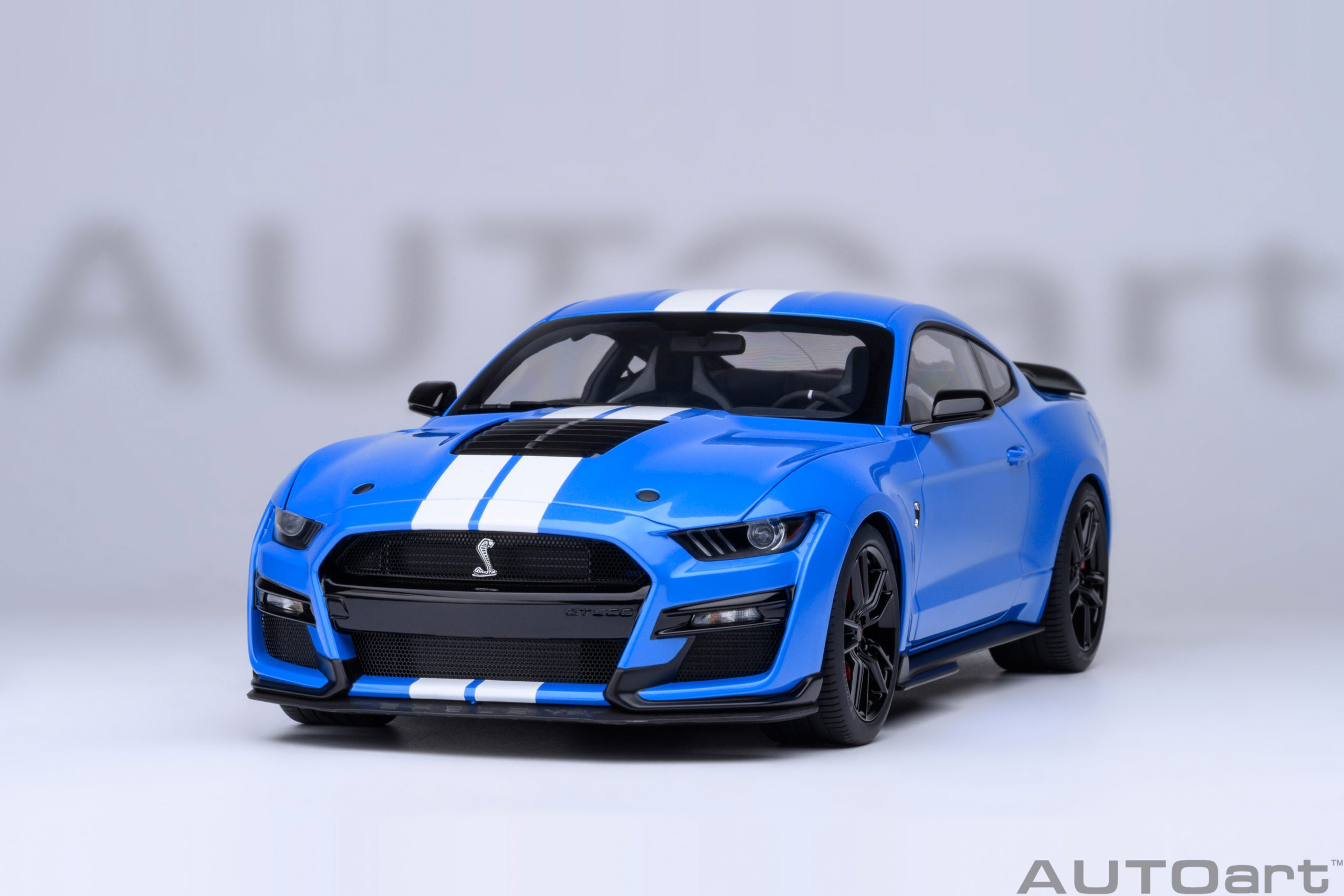 AUTOart Ford Mustang Shelby GT500 1:18 - Grabber Blue - Image 19