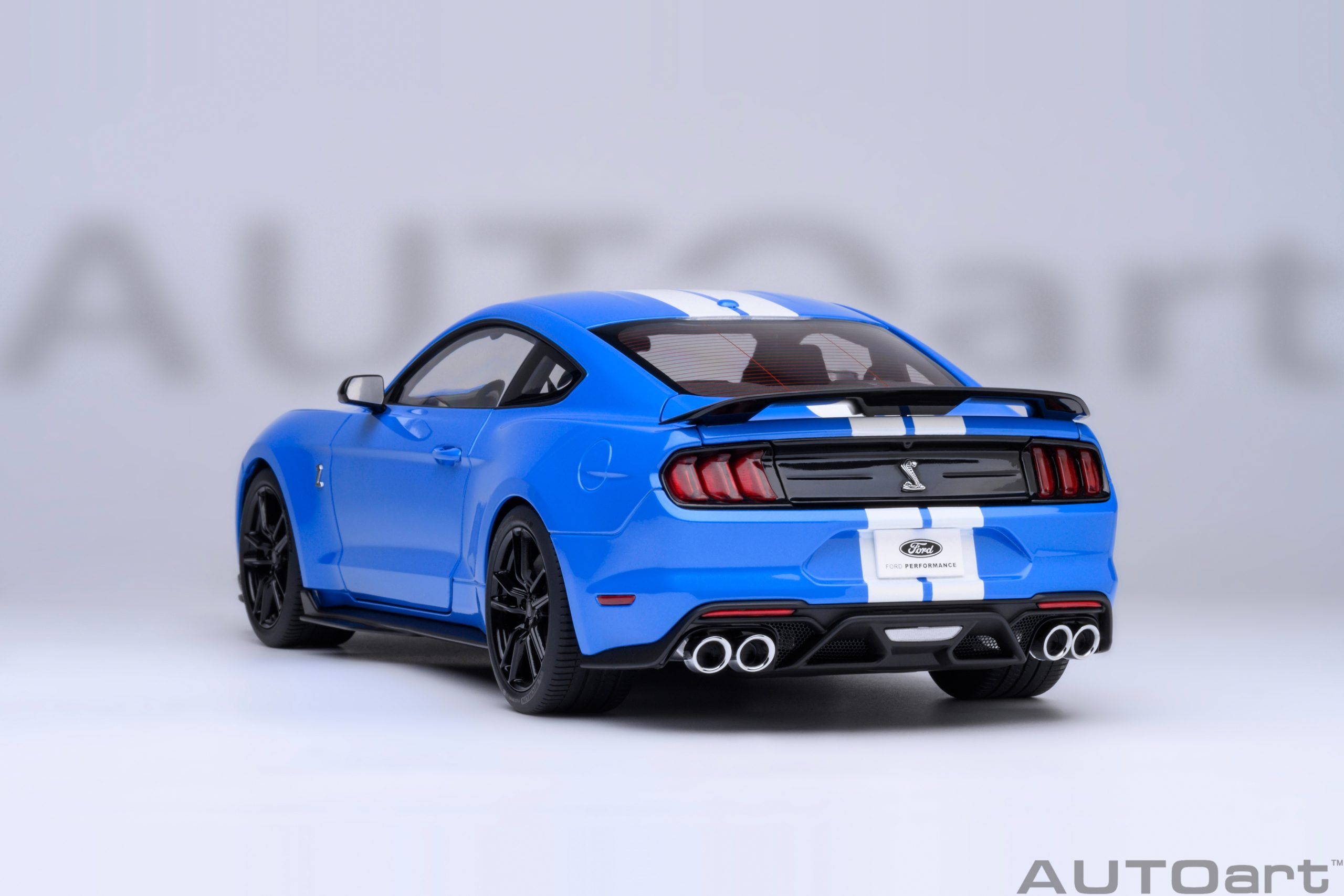 AUTOart Ford Mustang Shelby GT500 1:18 - Grabber Blue - Image 20
