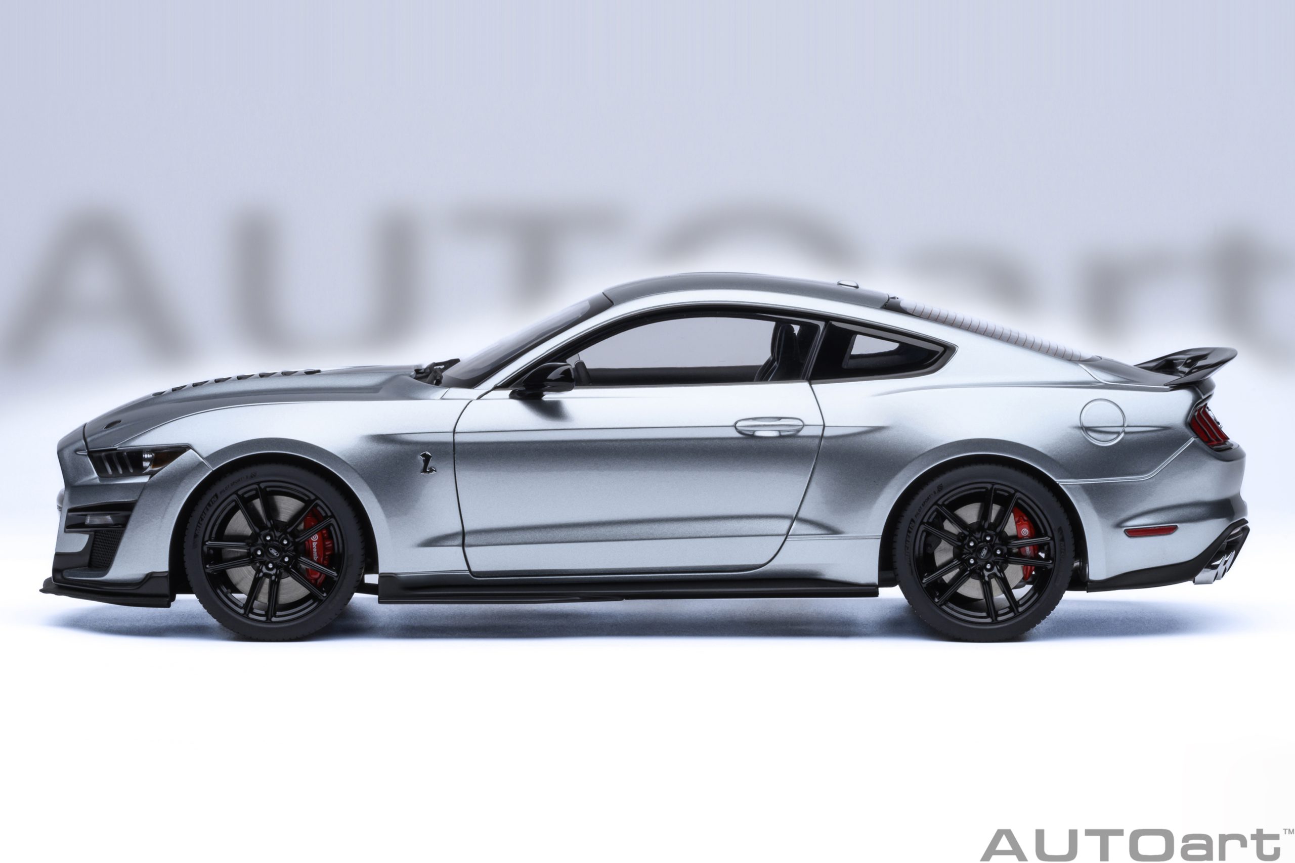 AUTOart Ford Mustang Shelby GT500 1:18 - Iconic Silver - Image 4