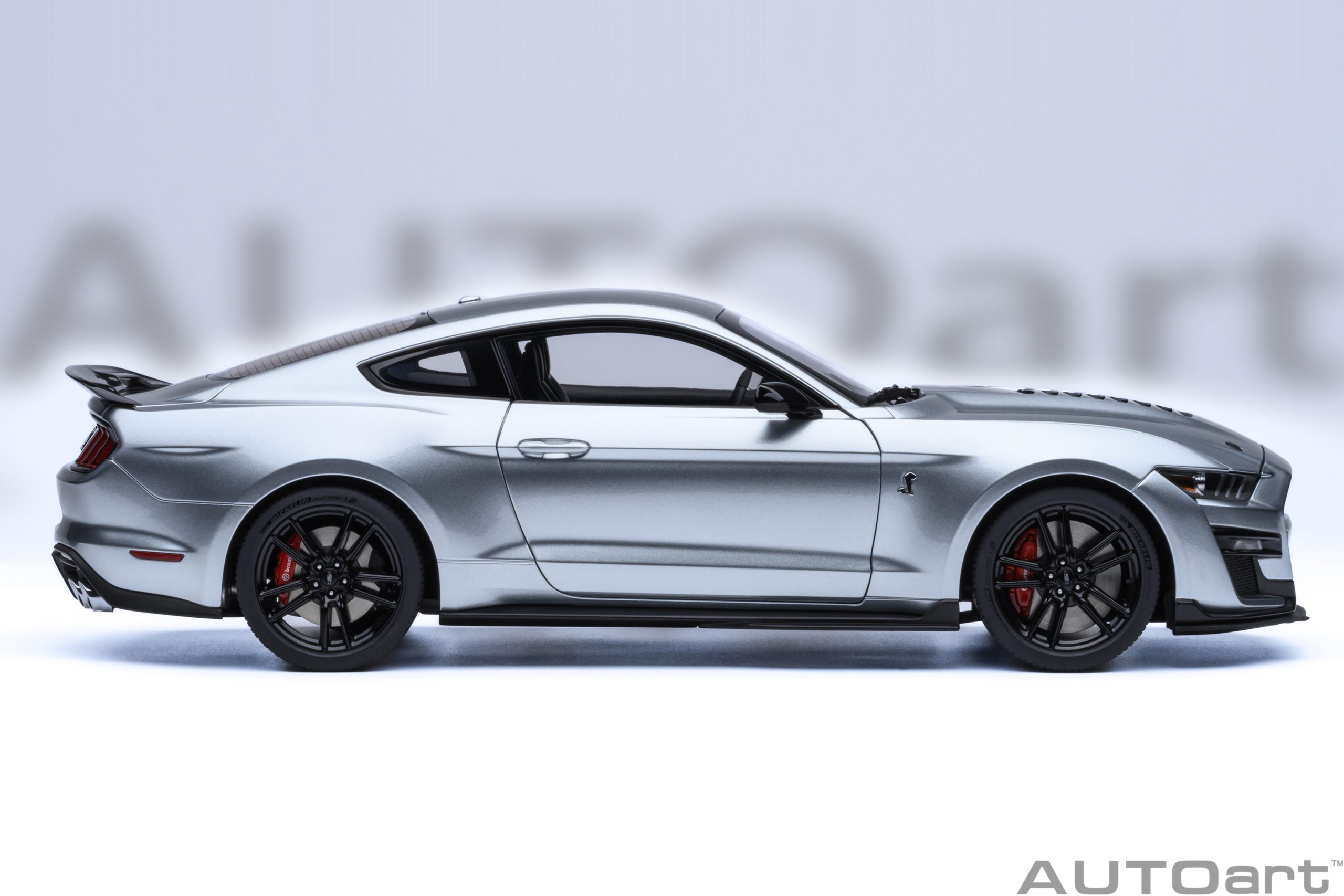 AUTOart Ford Mustang Shelby GT500 1:18 - Iconic Silver - Image 3