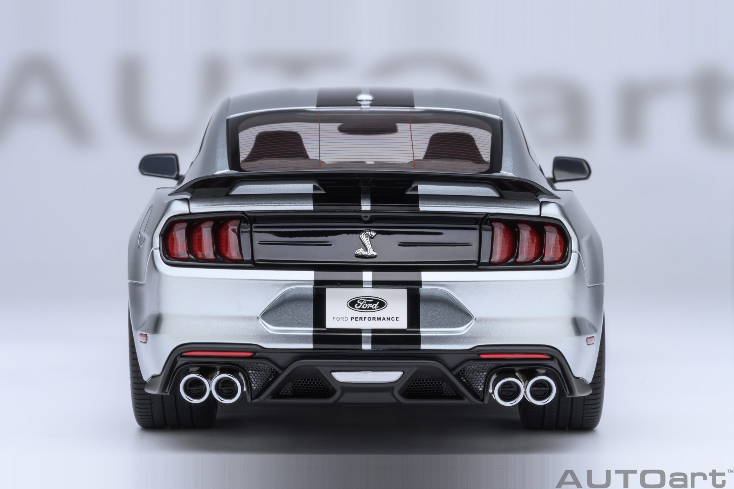 AUTOart Ford Mustang Shelby GT500 1:18 - Iconic Silver - Image 6