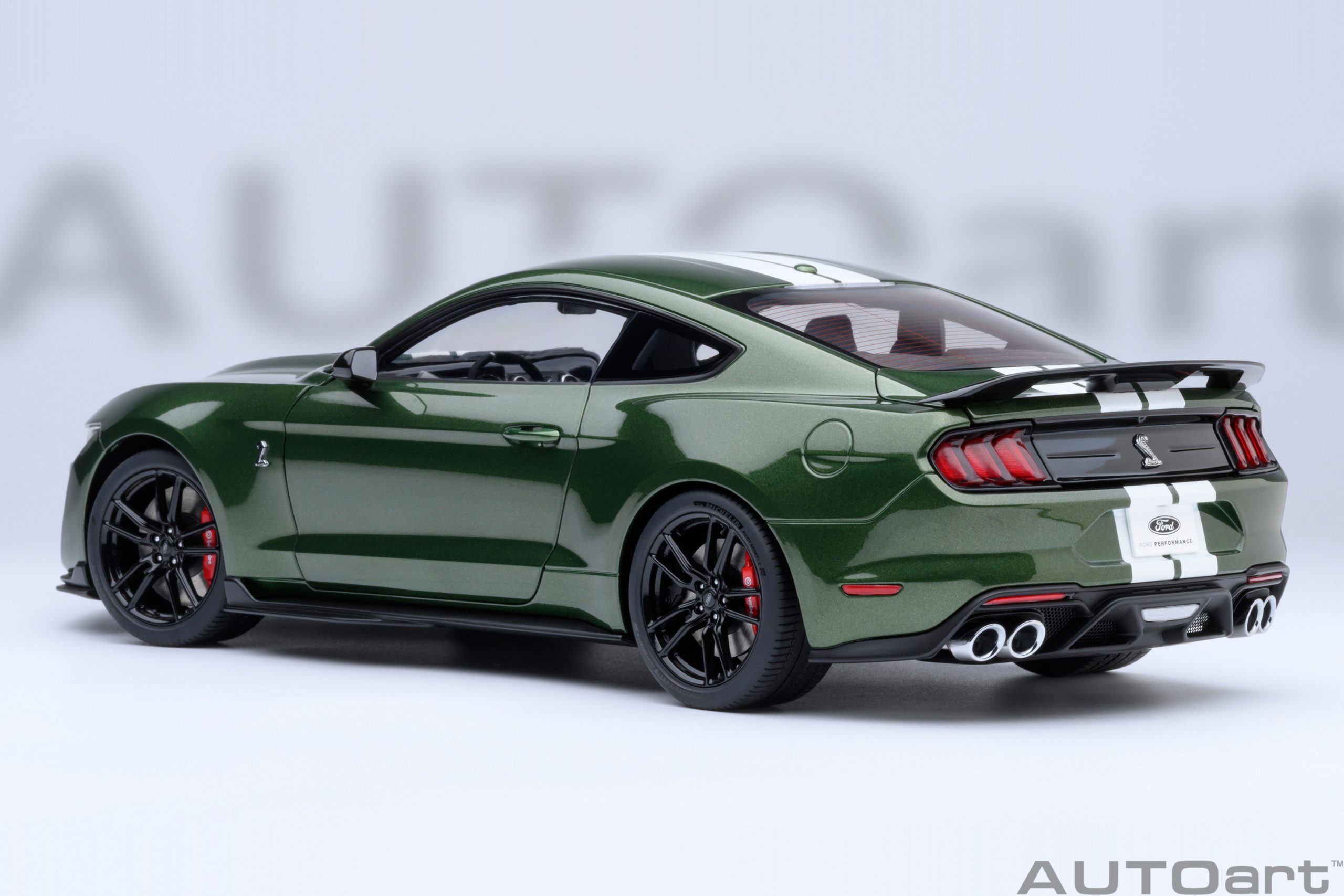 AUTOart Ford Mustang Shelby GT500 1:18 - Eruption Green - Image 2
