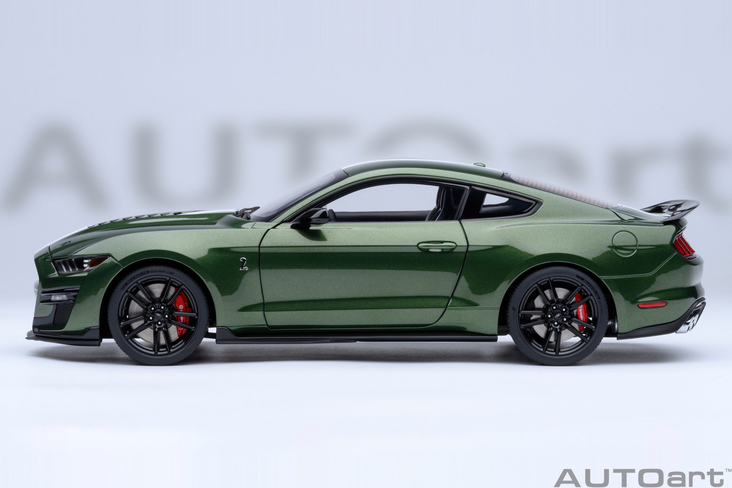 AUTOart Ford Mustang Shelby GT500 1:18 - Eruption Green - Image 3