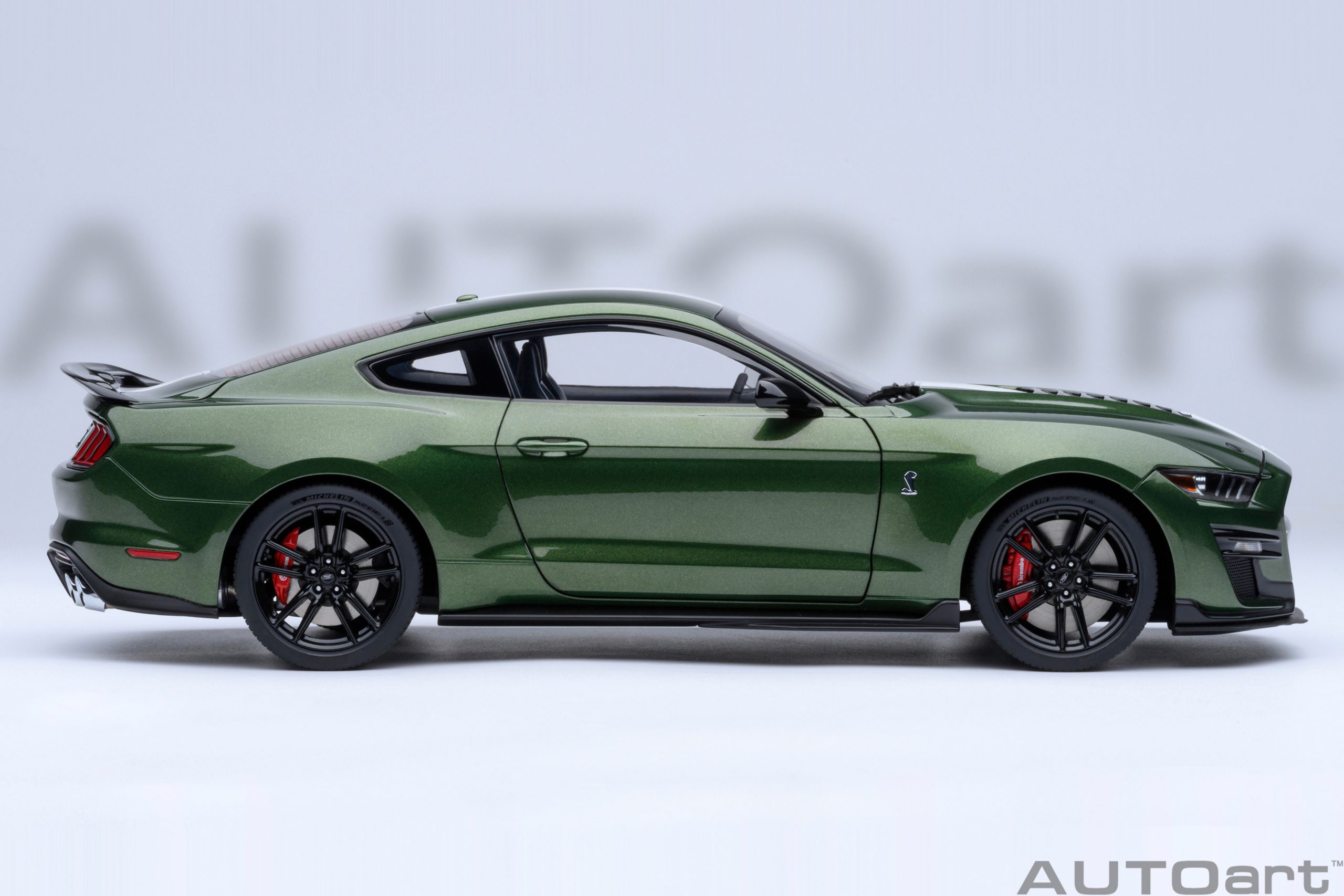 AUTOart Ford Mustang Shelby GT500 1:18 - Eruption Green - Image 4