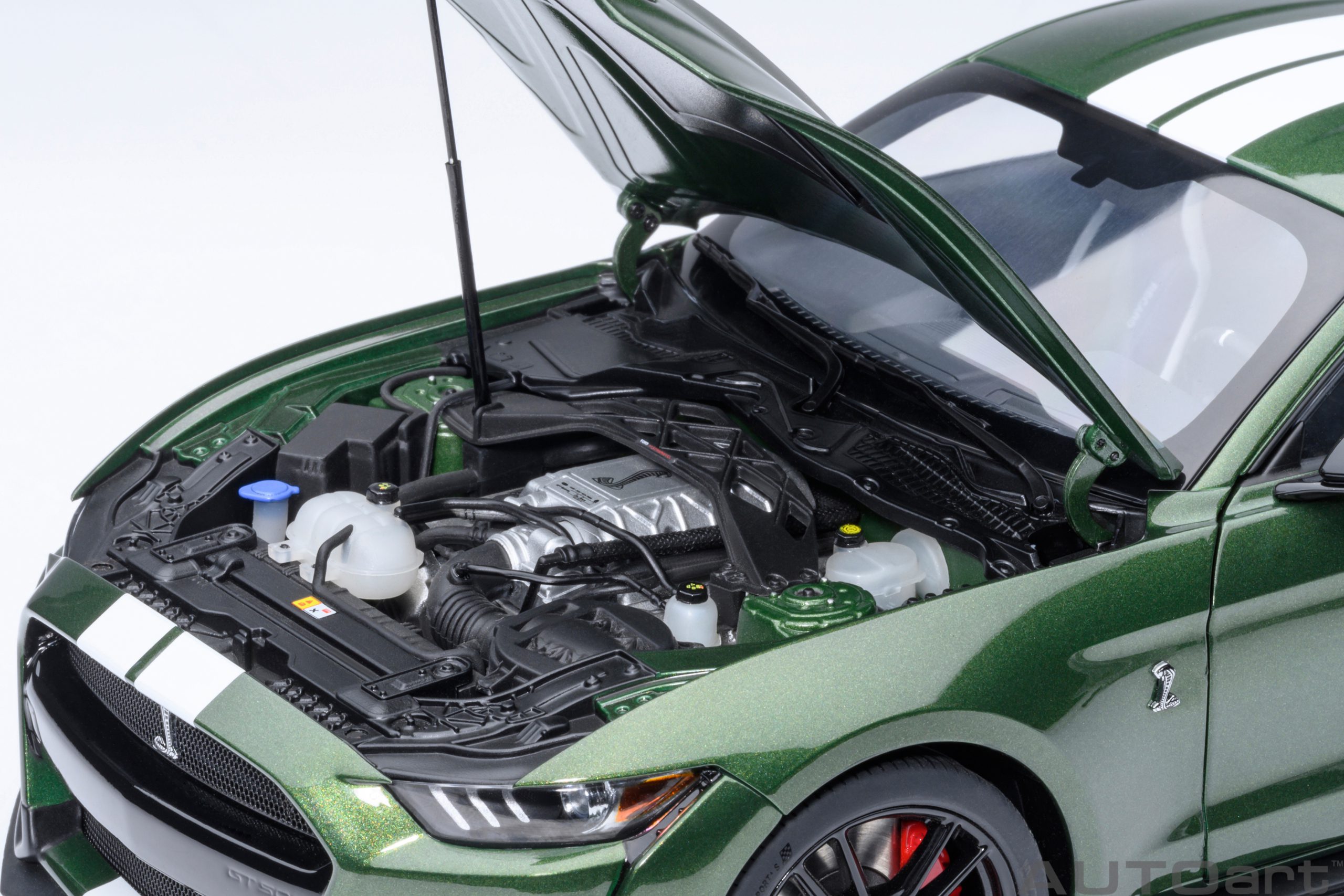 AUTOart Ford Mustang Shelby GT500 1:18 - Eruption Green - Image 11