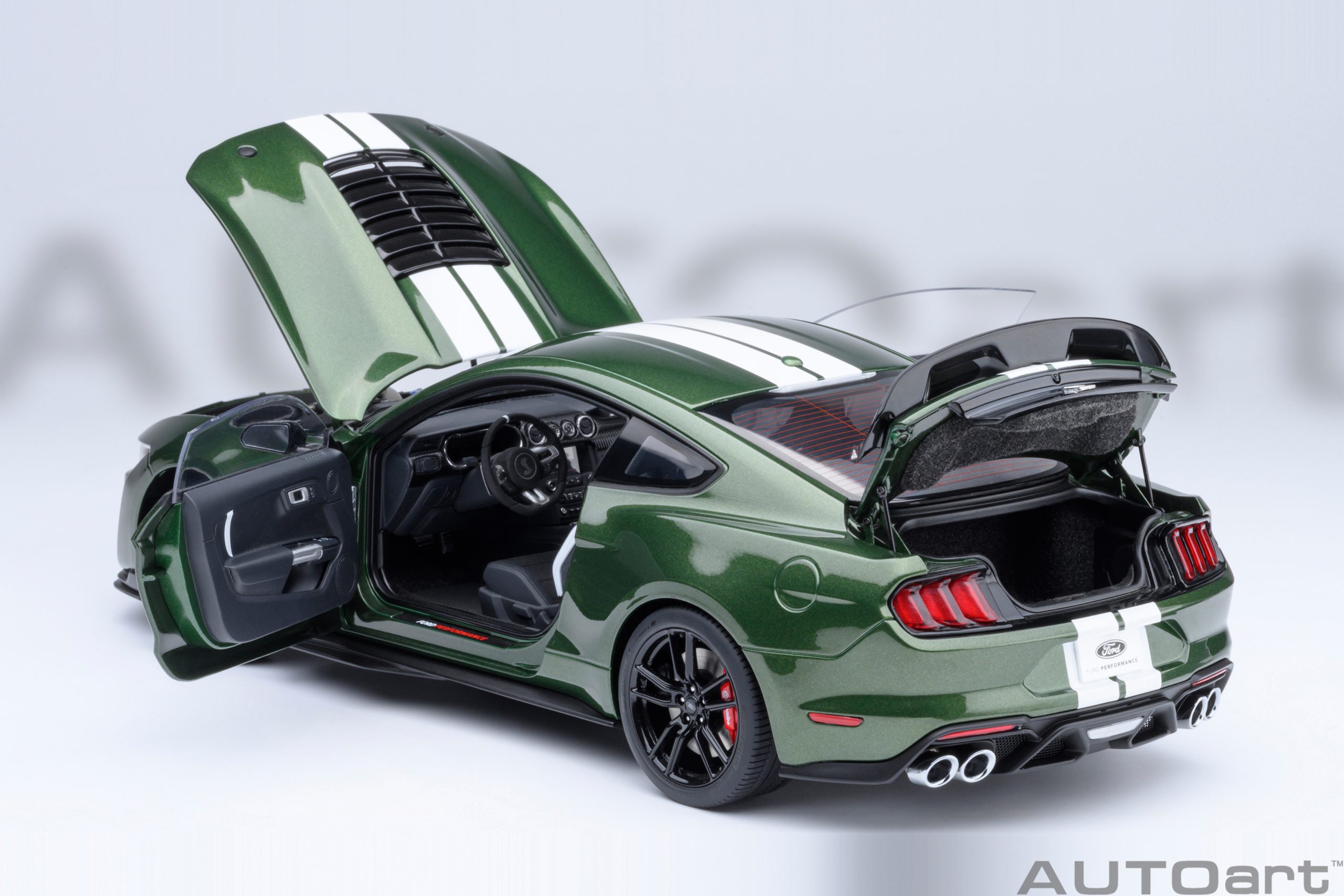 AUTOart Ford Mustang Shelby GT500 1:18 - Eruption Green - Image 16