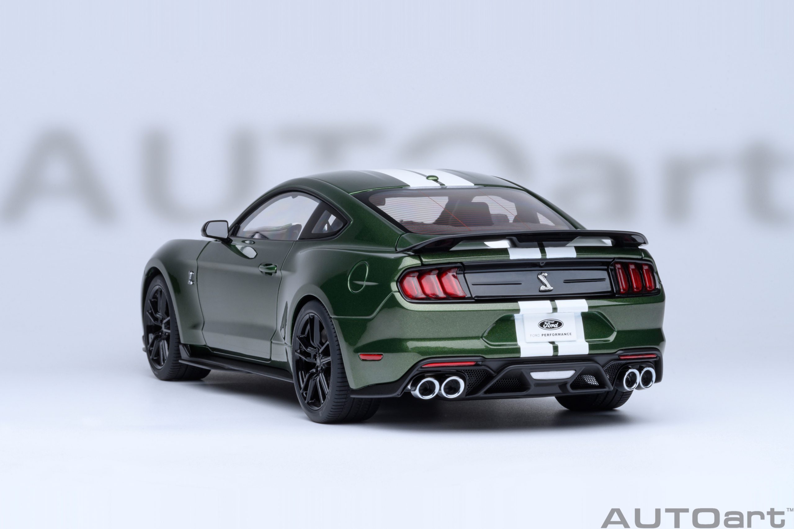 AUTOart Ford Mustang Shelby GT500 1:18 - Eruption Green - Image 20