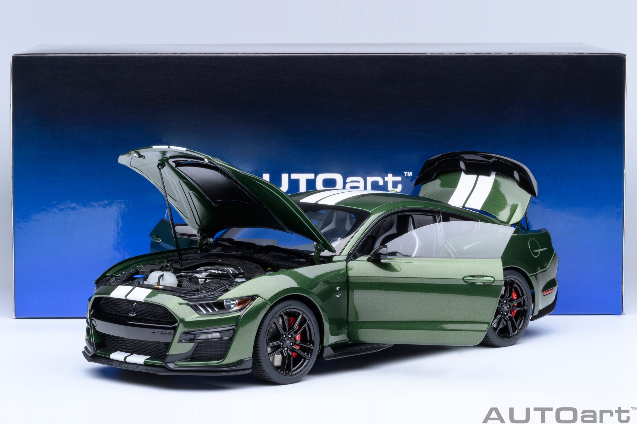 AUTOart Ford Mustang Shelby GT500 1:18 - Eruption Green - Image 21