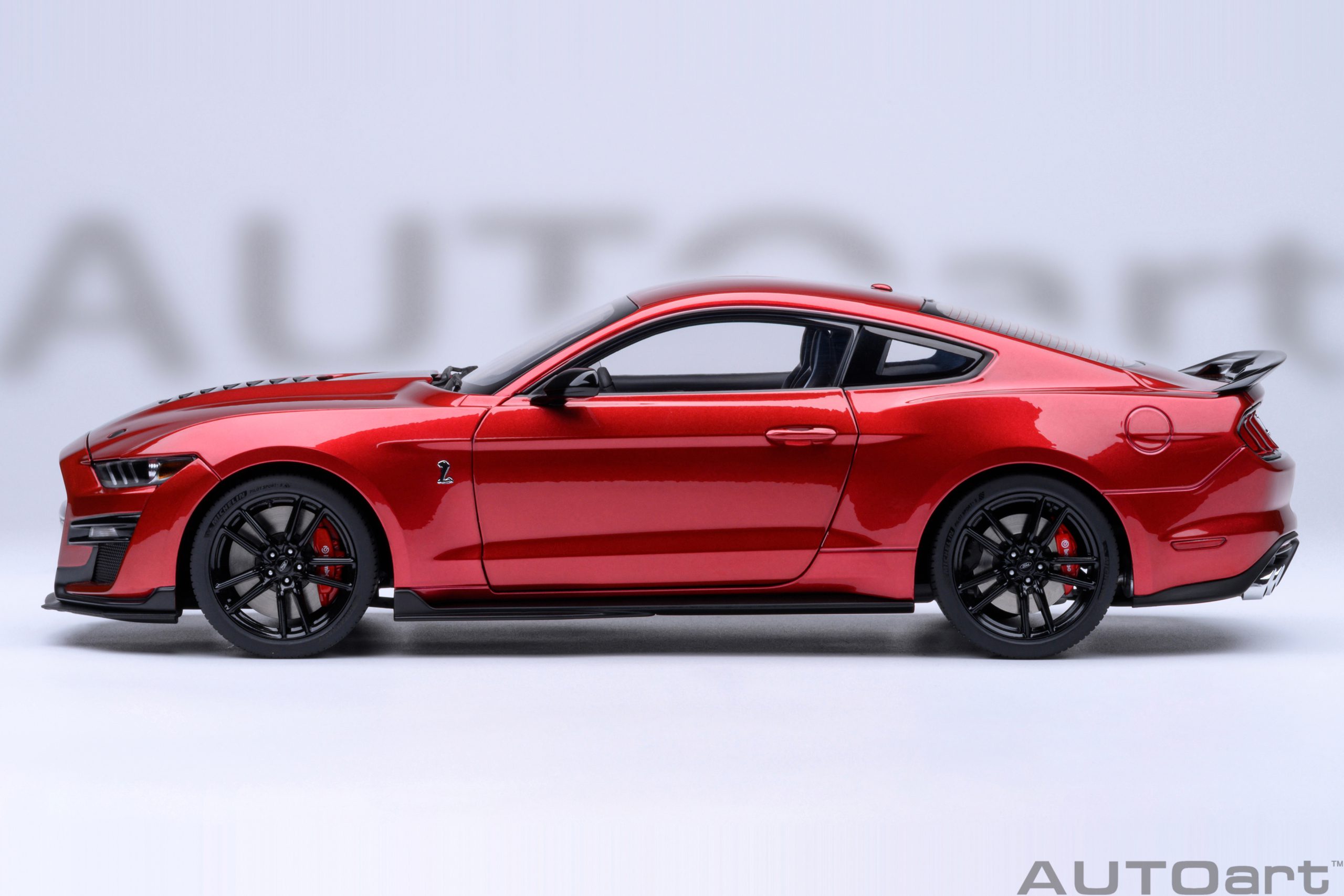 AUTOart Ford Mustang Shelby GT500 1:18 - Rapid Red - Image 3