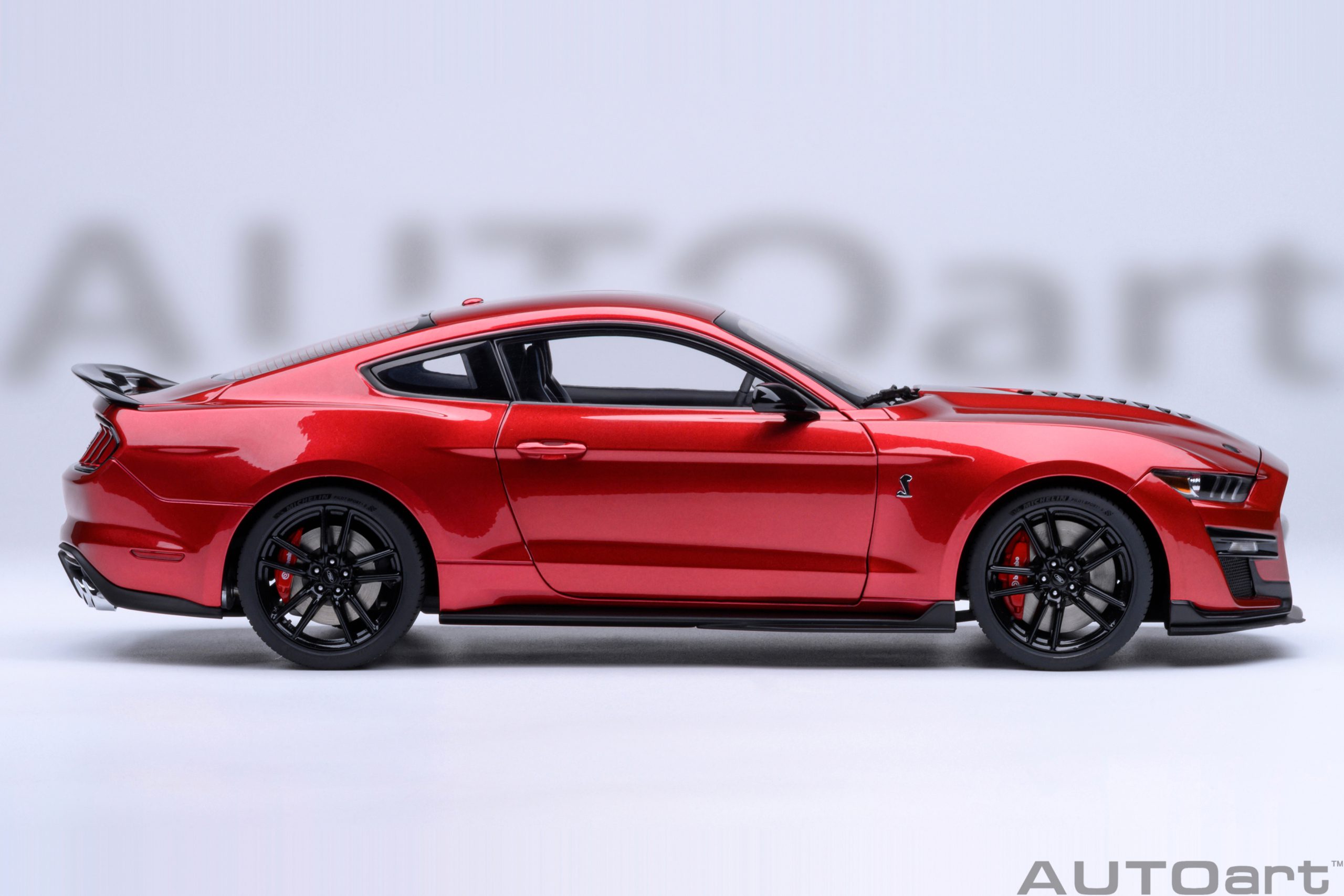 AUTOart Ford Mustang Shelby GT500 1:18 - Rapid Red - Image 4