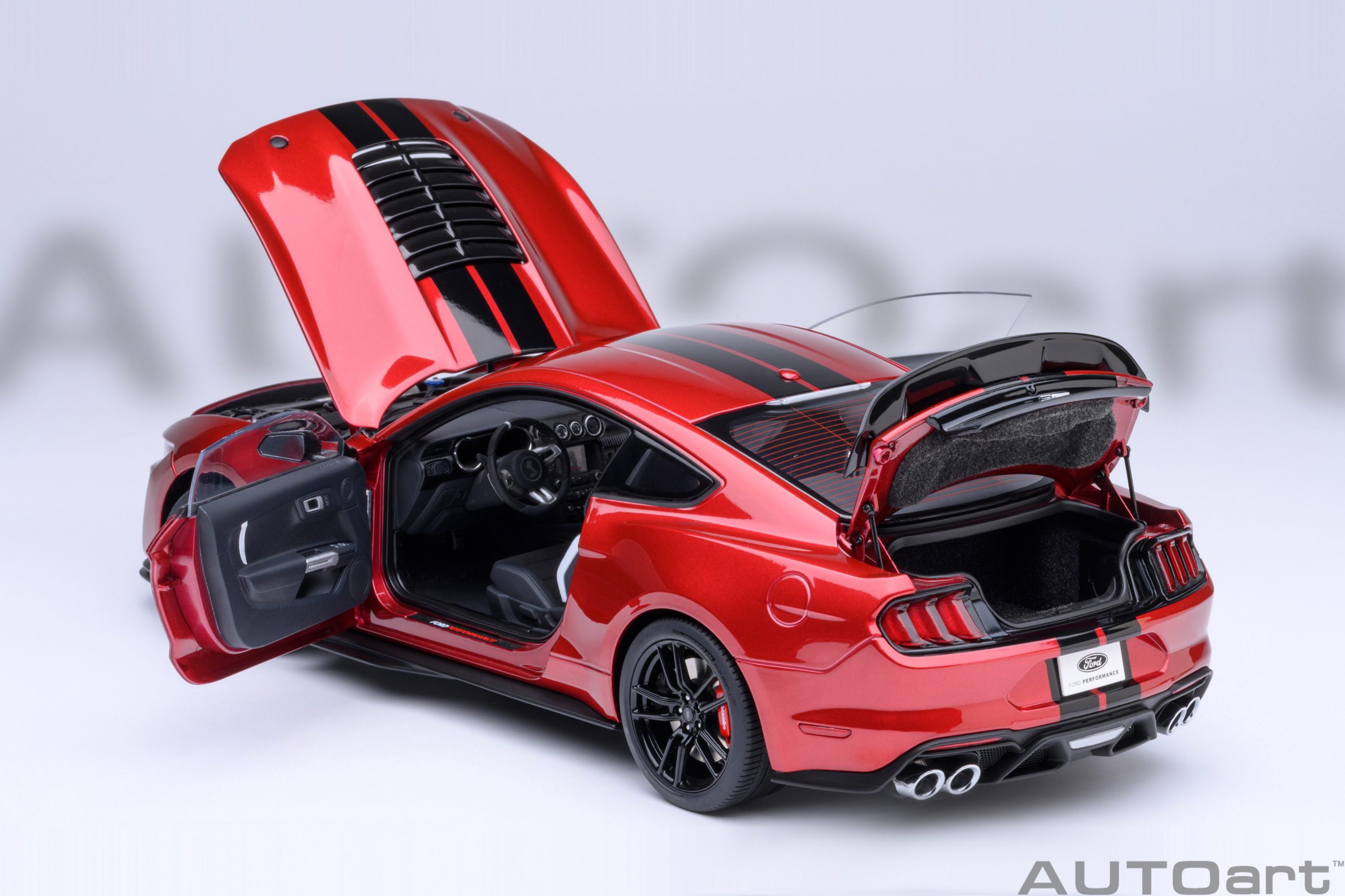 AUTOart Ford Mustang Shelby GT500 1:18 - Rapid Red - Image 16