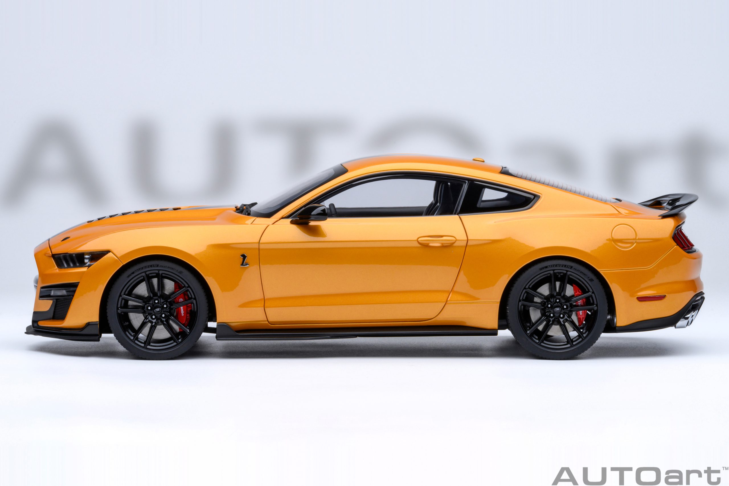 AUTOart Ford Mustang Shelby GT500 1:18 - Cyber Orange - Image 3