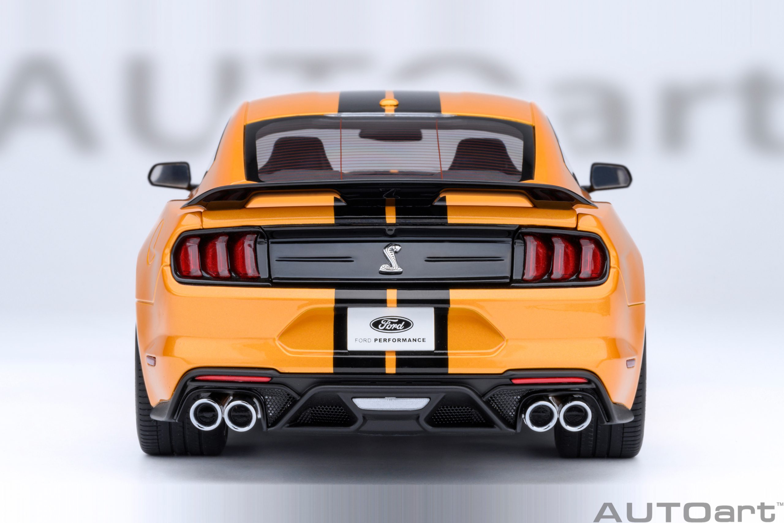 AUTOart Ford Mustang Shelby GT500 1:18 - Cyber Orange - Image 6