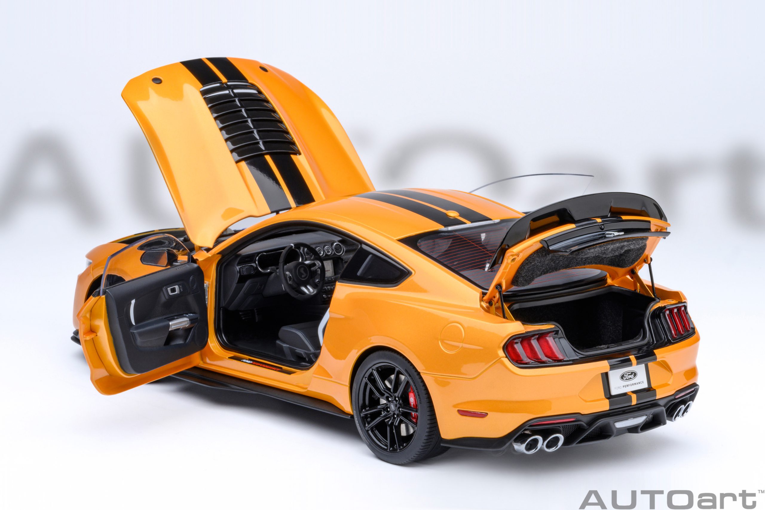 AUTOart Ford Mustang Shelby GT500 1:18 - Cyber Orange - Image 16