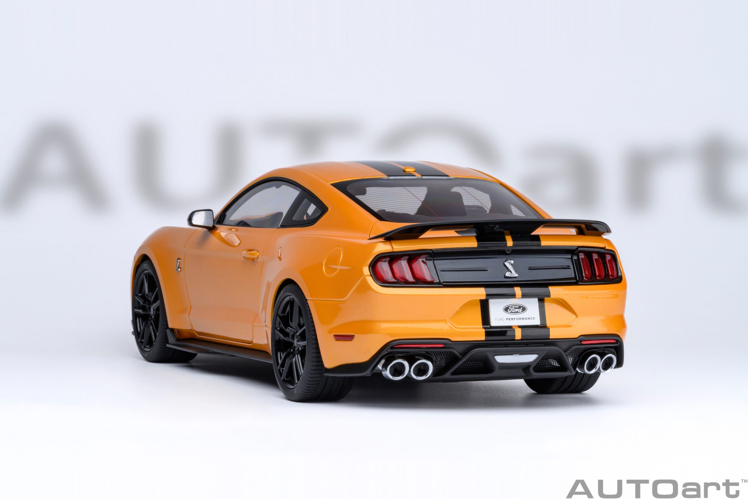 AUTOart Ford Mustang Shelby GT500 1:18 - Cyber Orange - Image 20