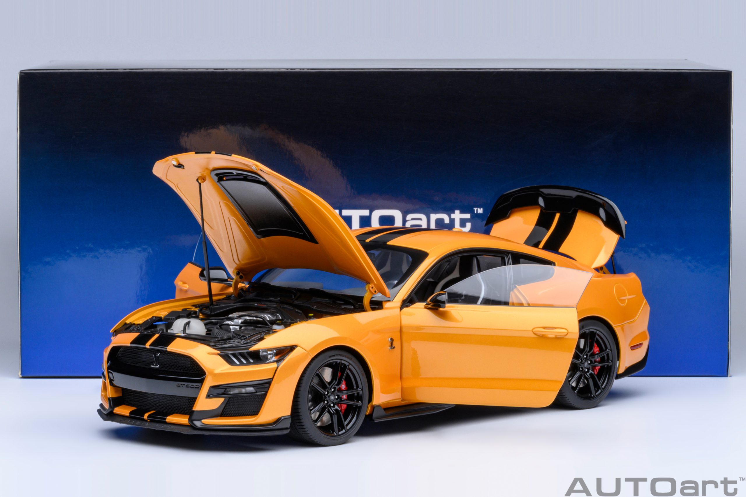 AUTOart Ford Mustang Shelby GT500 1:18 - Cyber Orange - Image 21