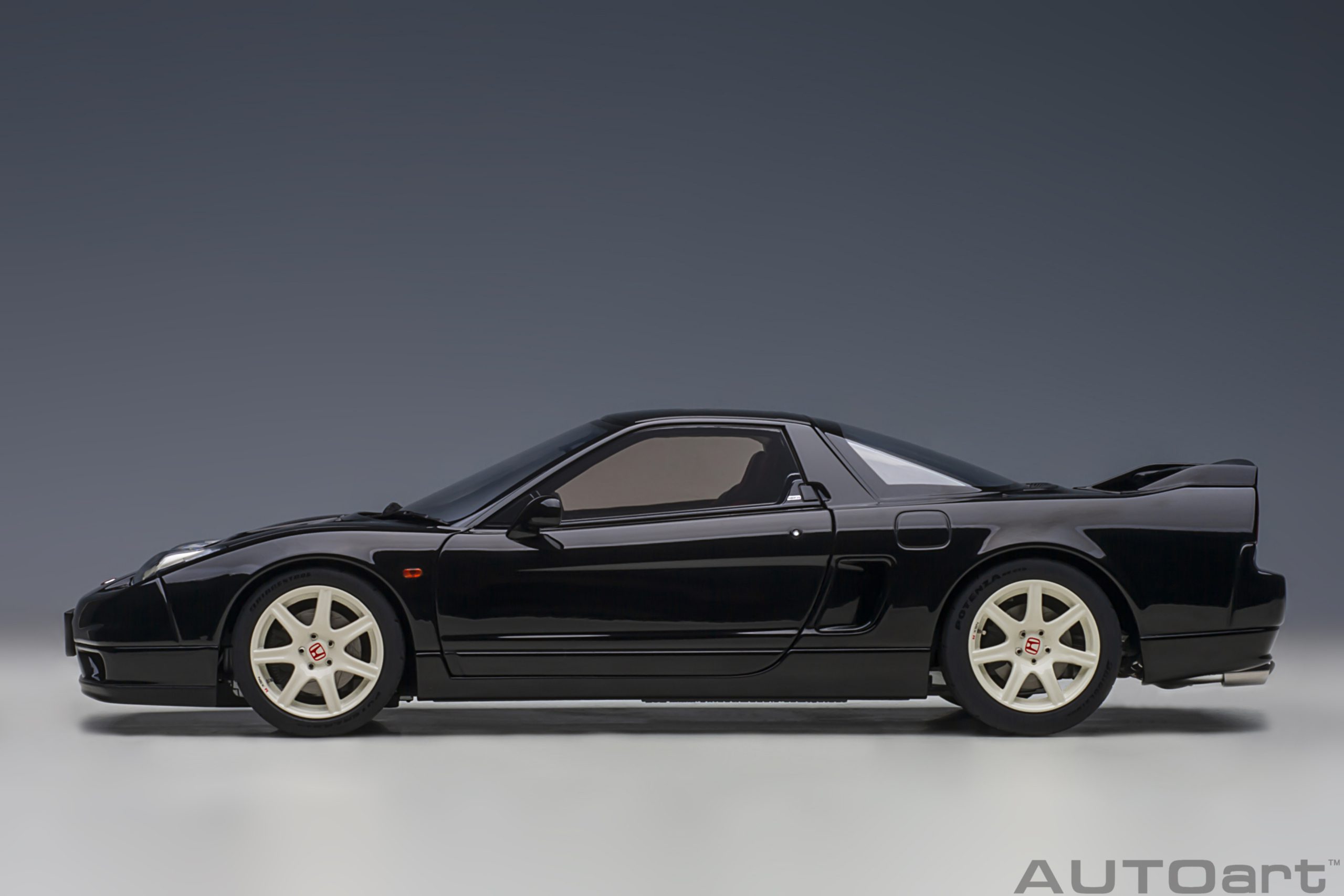 AUTOart Honda NSX-R (NA2) 2019 1:18 - Berlina Black - Immagine 3