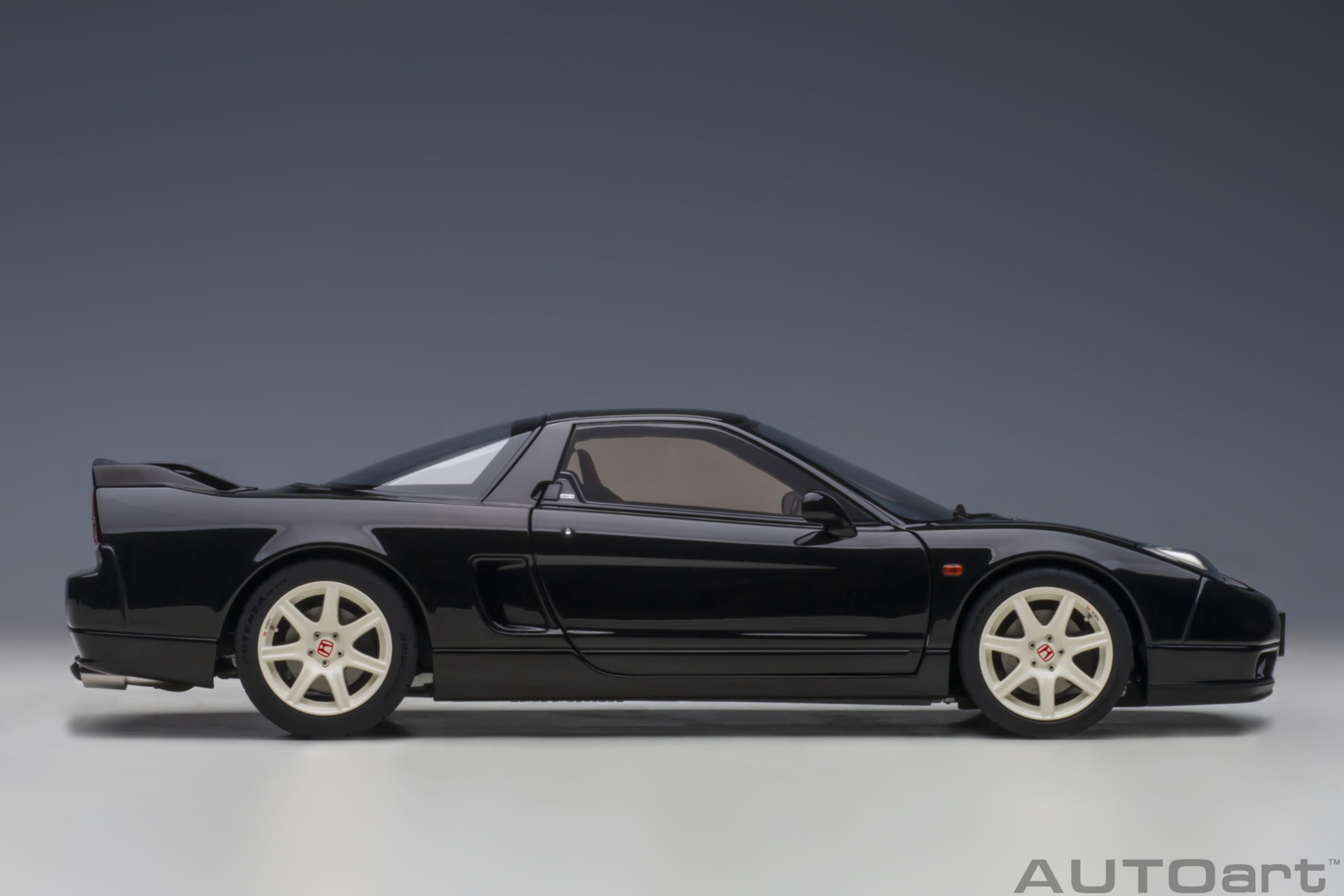 AUTOart Honda NSX-R (NA2) 2019 1:18 - Berlina Black - Immagine 4