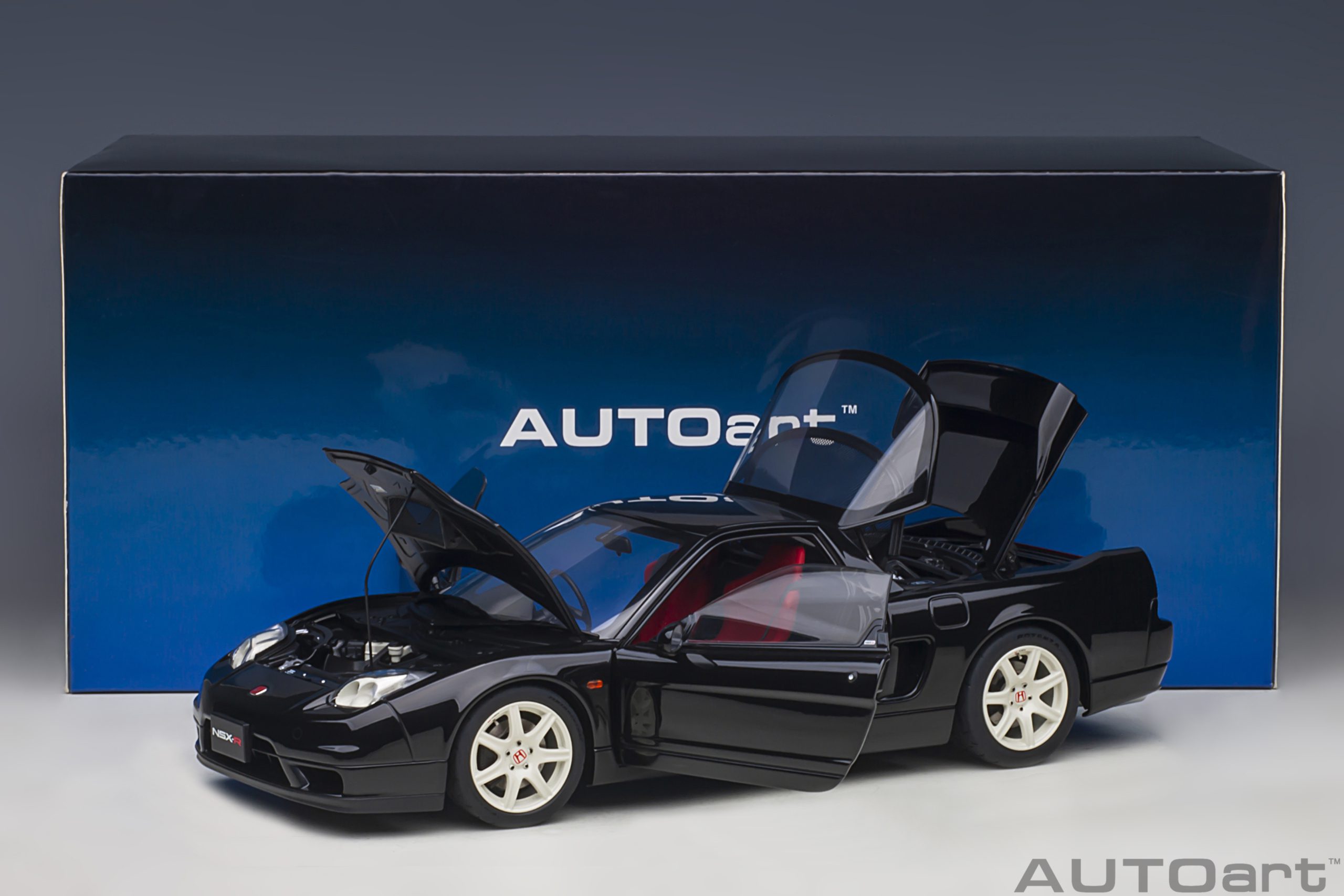 AUTOart Honda NSX-R (NA2) 2019 1:18 - Berlina Black - Immagine 18
