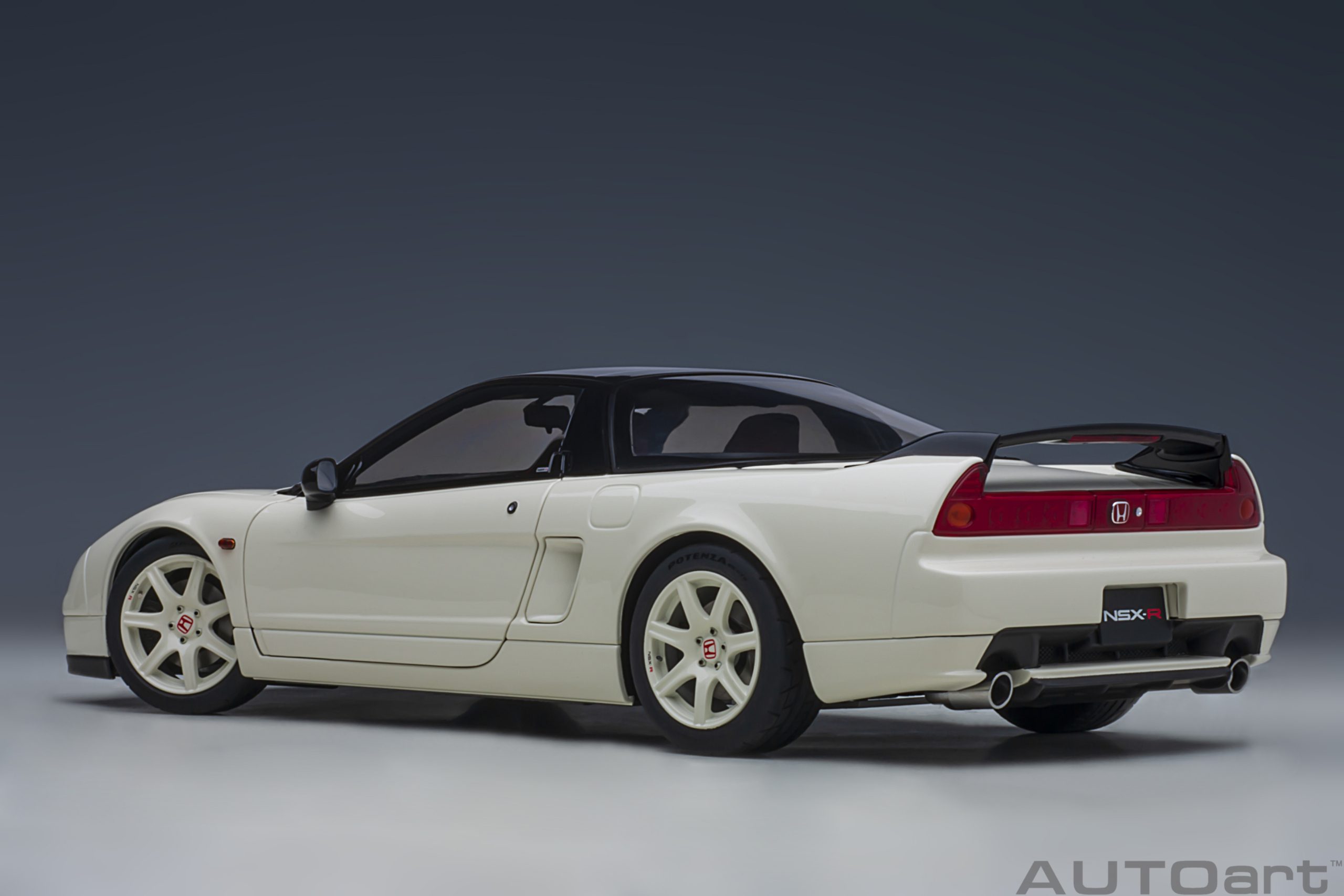 AUTOart Honda NSX-R (NA2) 2019 1:18 - Championship White - Immagine 2