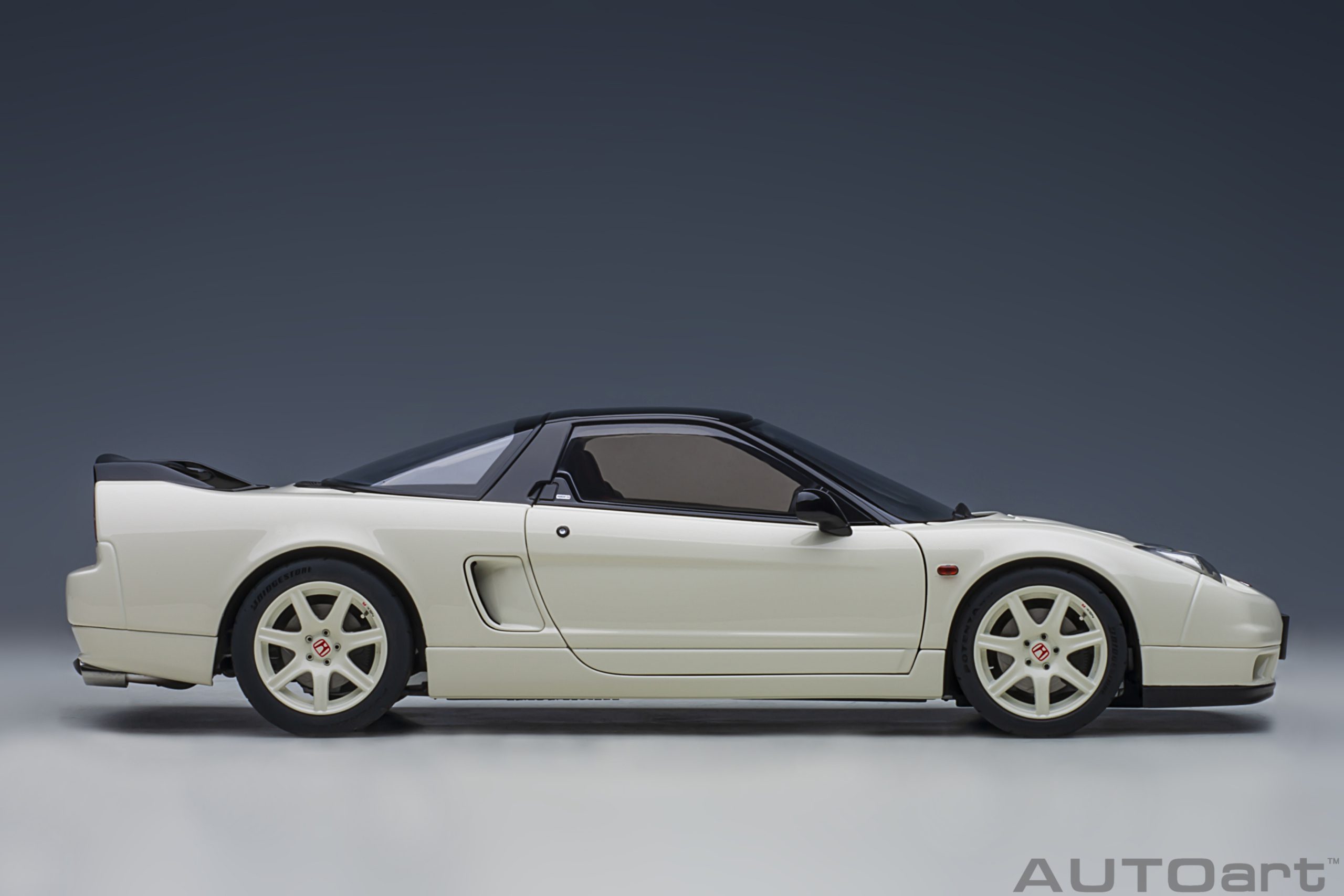 AUTOart Honda NSX-R (NA2) 2019 1:18 - Championship White - Immagine 4