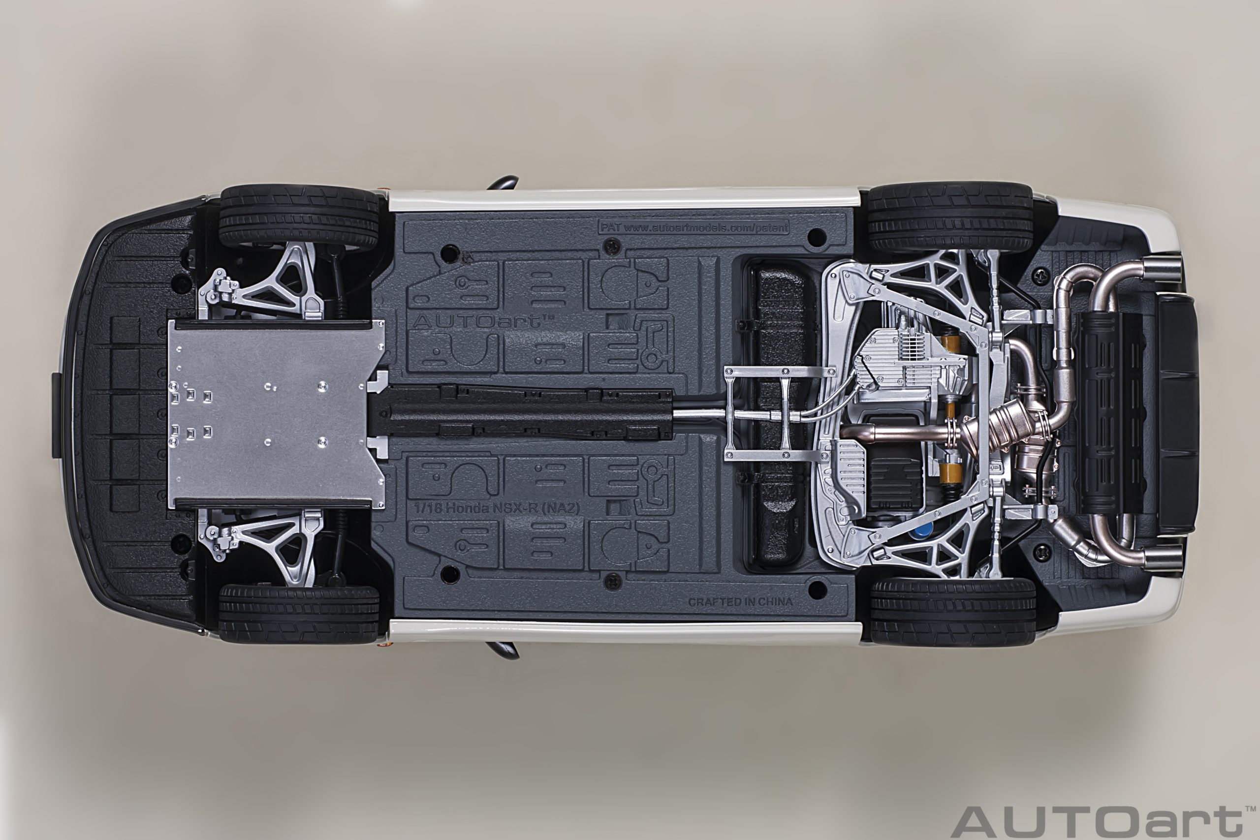 AUTOart Honda NSX-R (NA2) 2019 1:18 - Championship White - Immagine 8