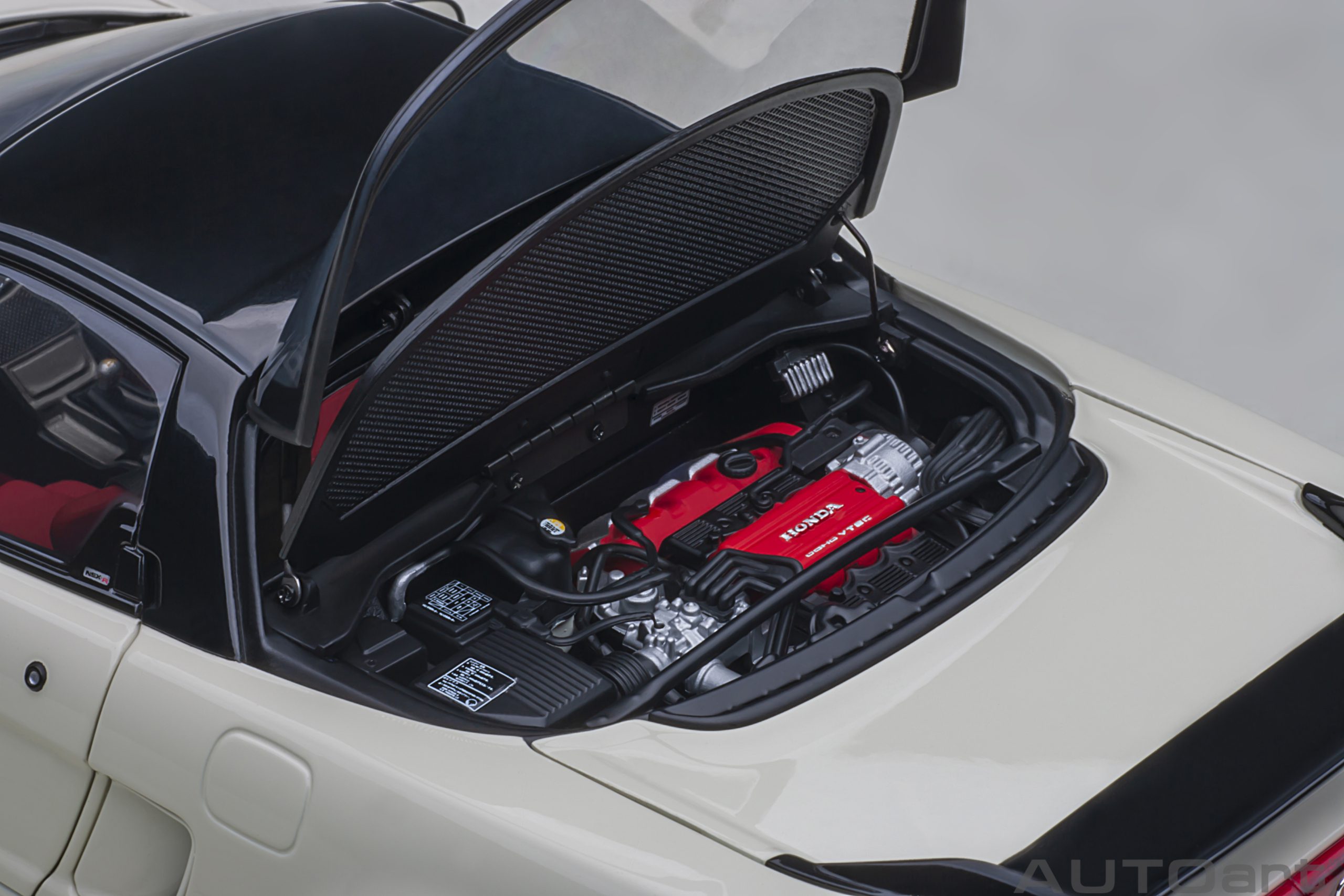 AUTOart Honda NSX-R (NA2) 2019 1:18 - Championship White - Immagine 13