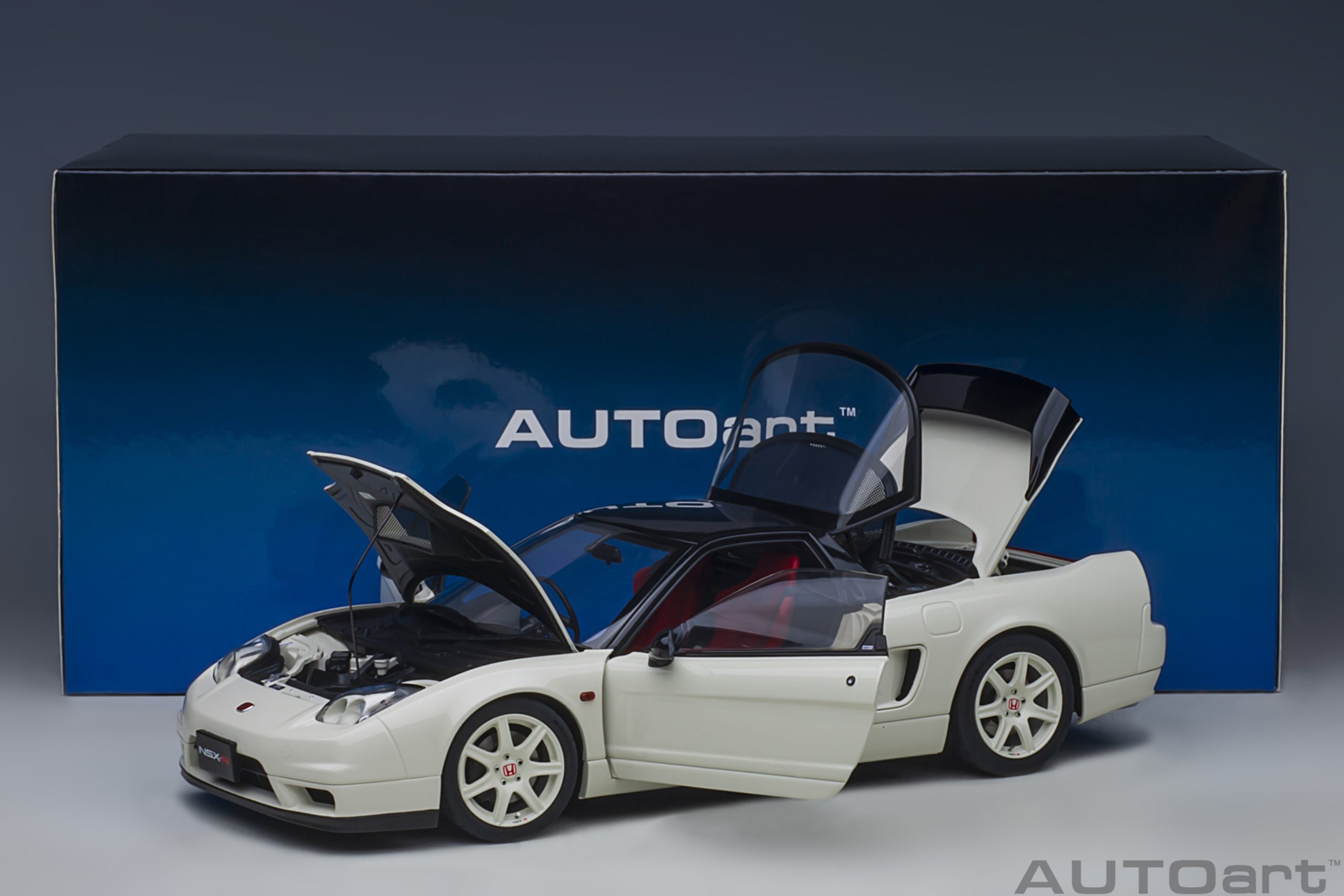 AUTOart Honda NSX-R (NA2) 2019 1:18 - Championship White - Immagine 20