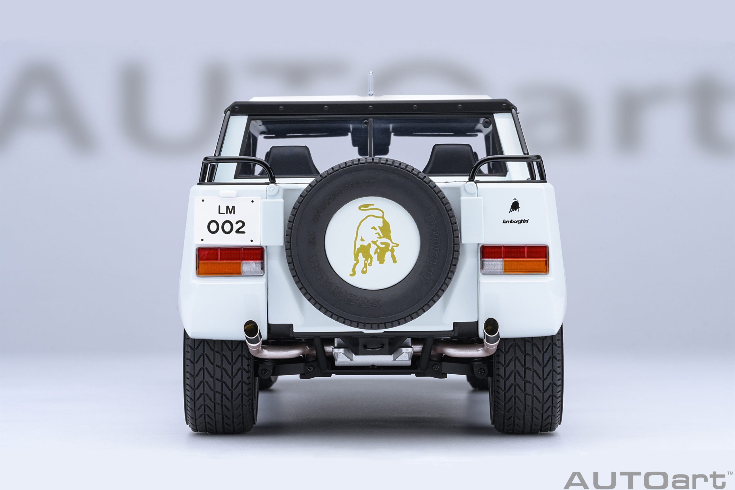AUTOart Lamborghini LM002 1:18 - White - Image 6
