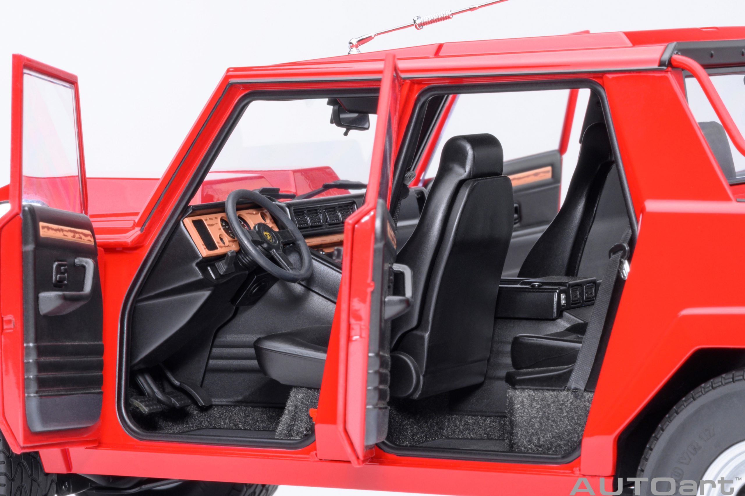 AUTOart Lamborghini LM002 1:18 - Seville Red - Imagen 9