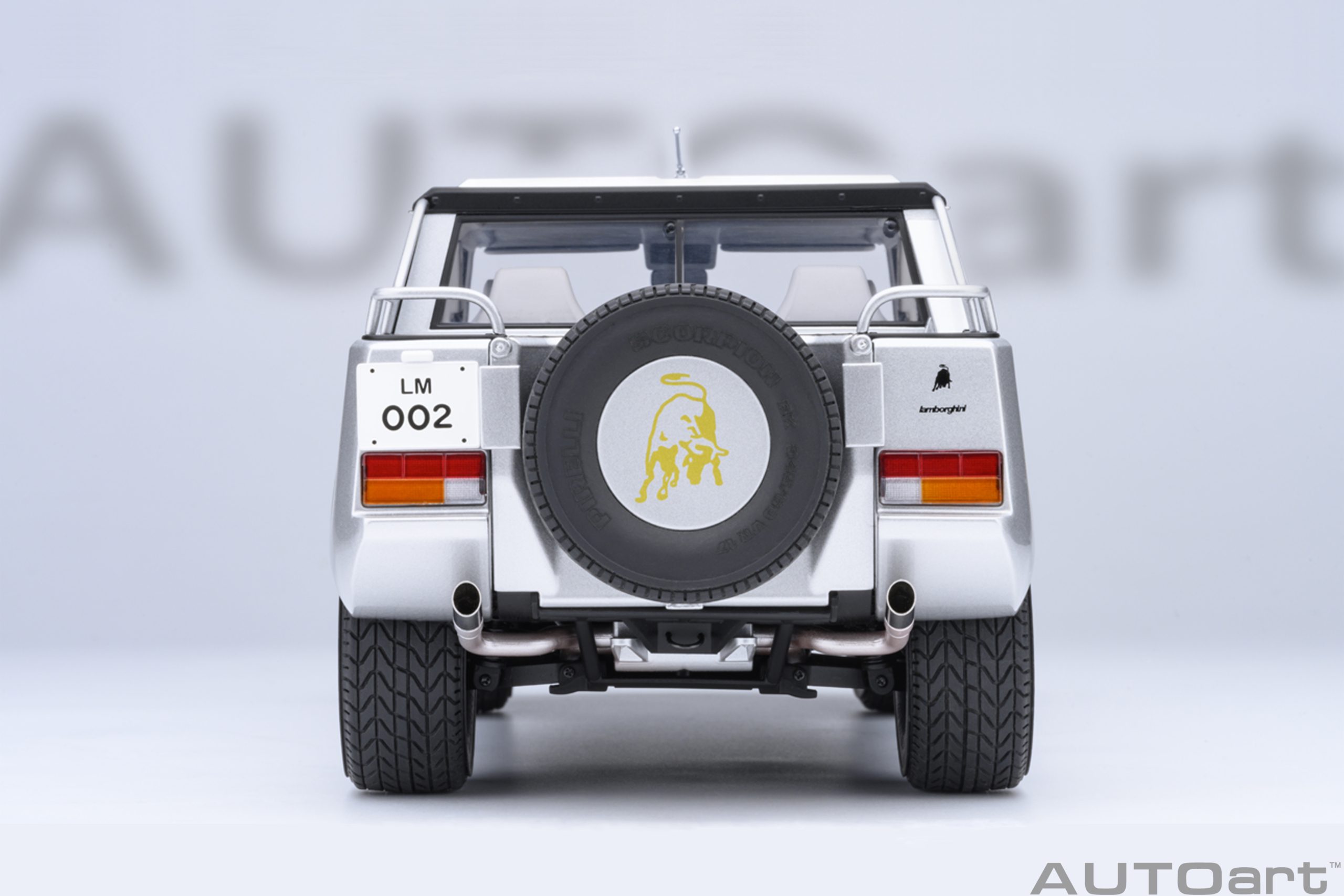 AUTOart Lamborghini LM002 1:18 - Silver - Image 6
