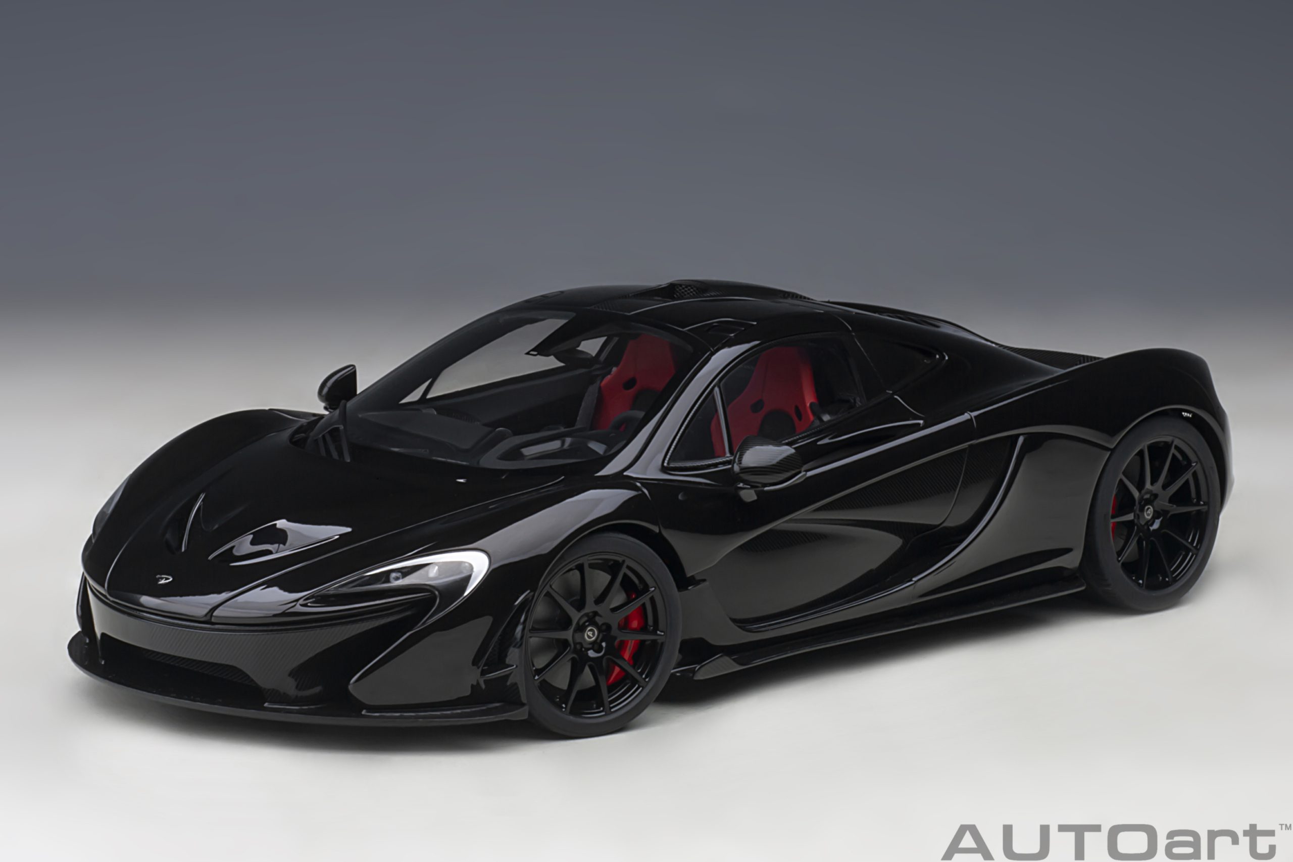 AUTOart McLaren P1 2013 1:18 - Fire Black