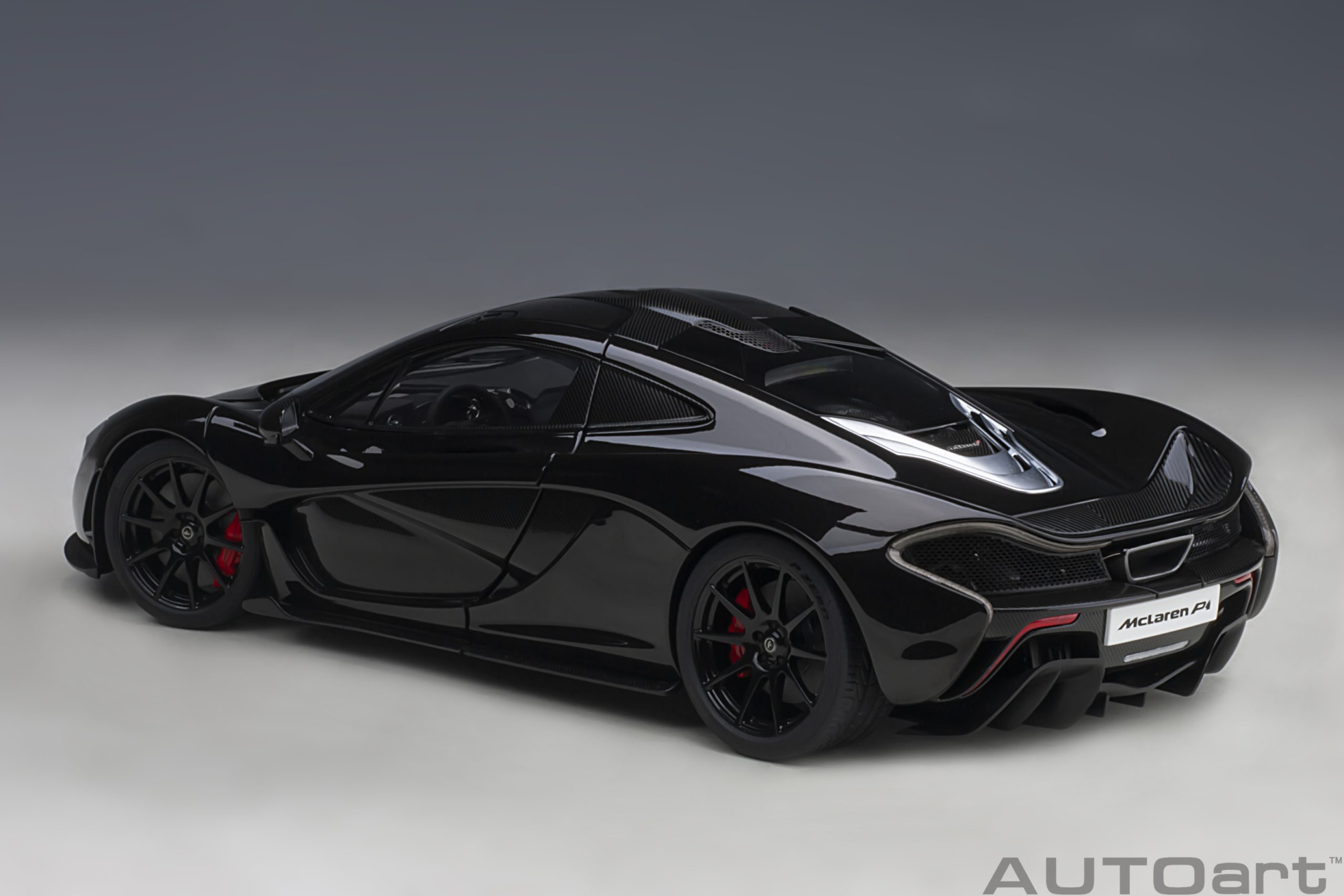 AUTOart McLaren P1 2013 1:18 - Fire Black - Imagen 2