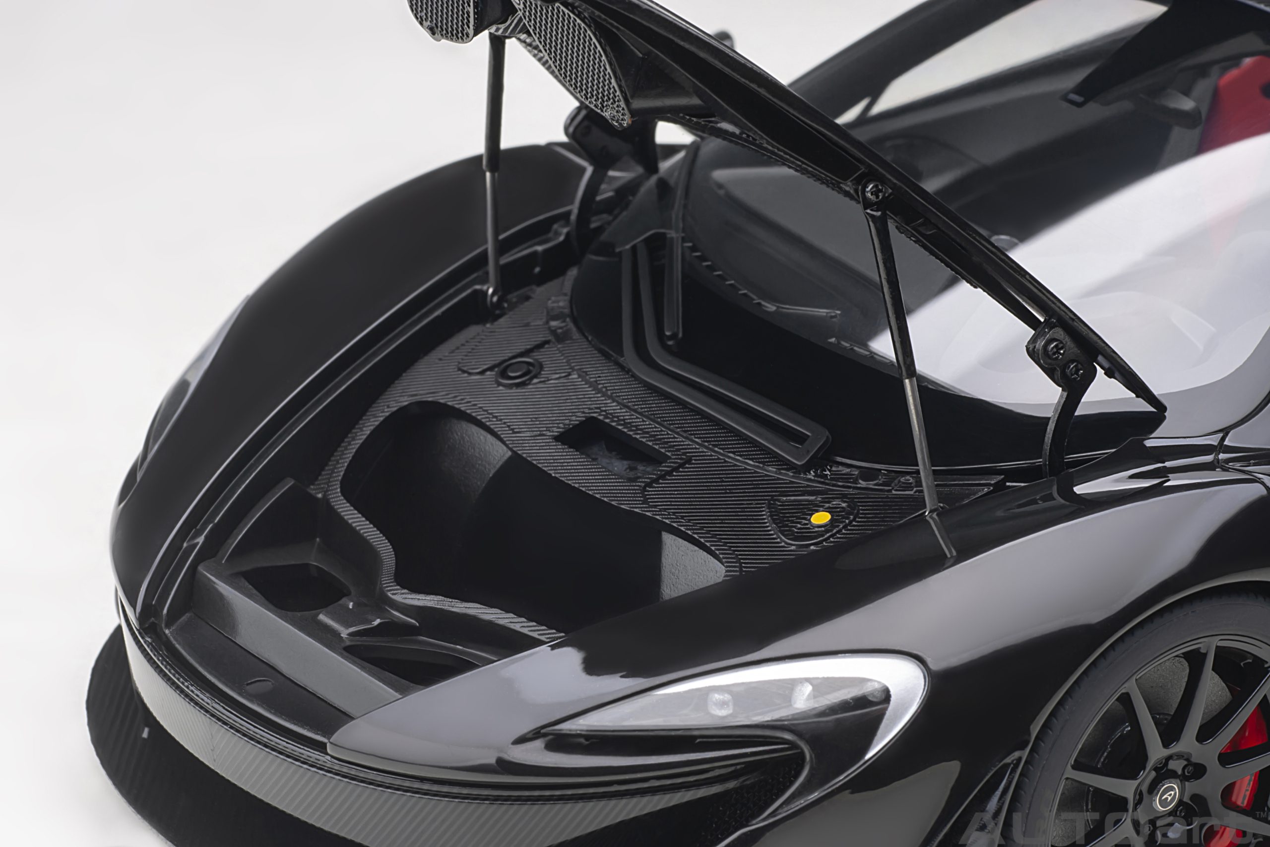 AUTOart McLaren P1 2013 1:18 - Fire Black - Imagen 11