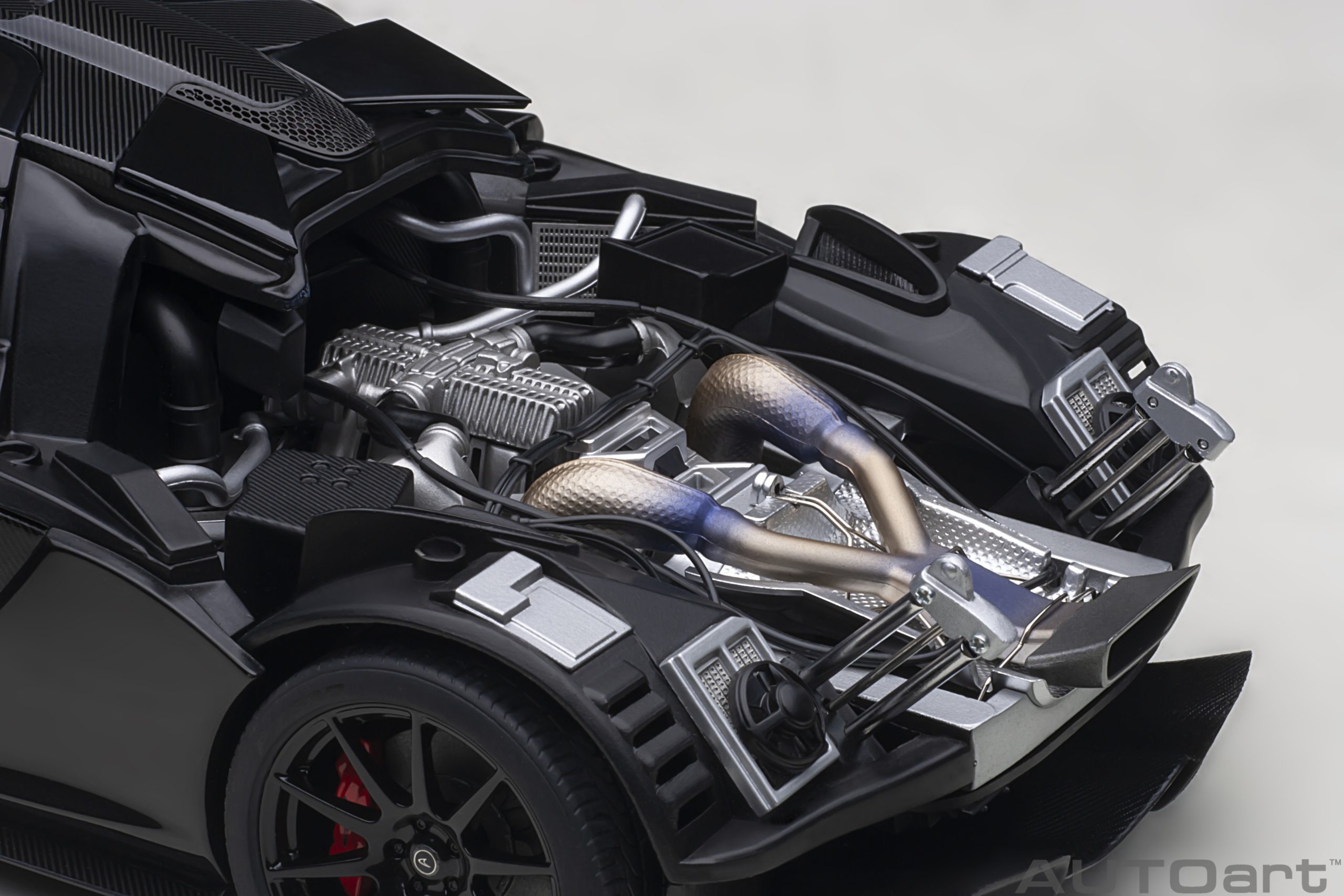 AUTOart McLaren P1 2013 1:18 - Fire Black - Imagen 12