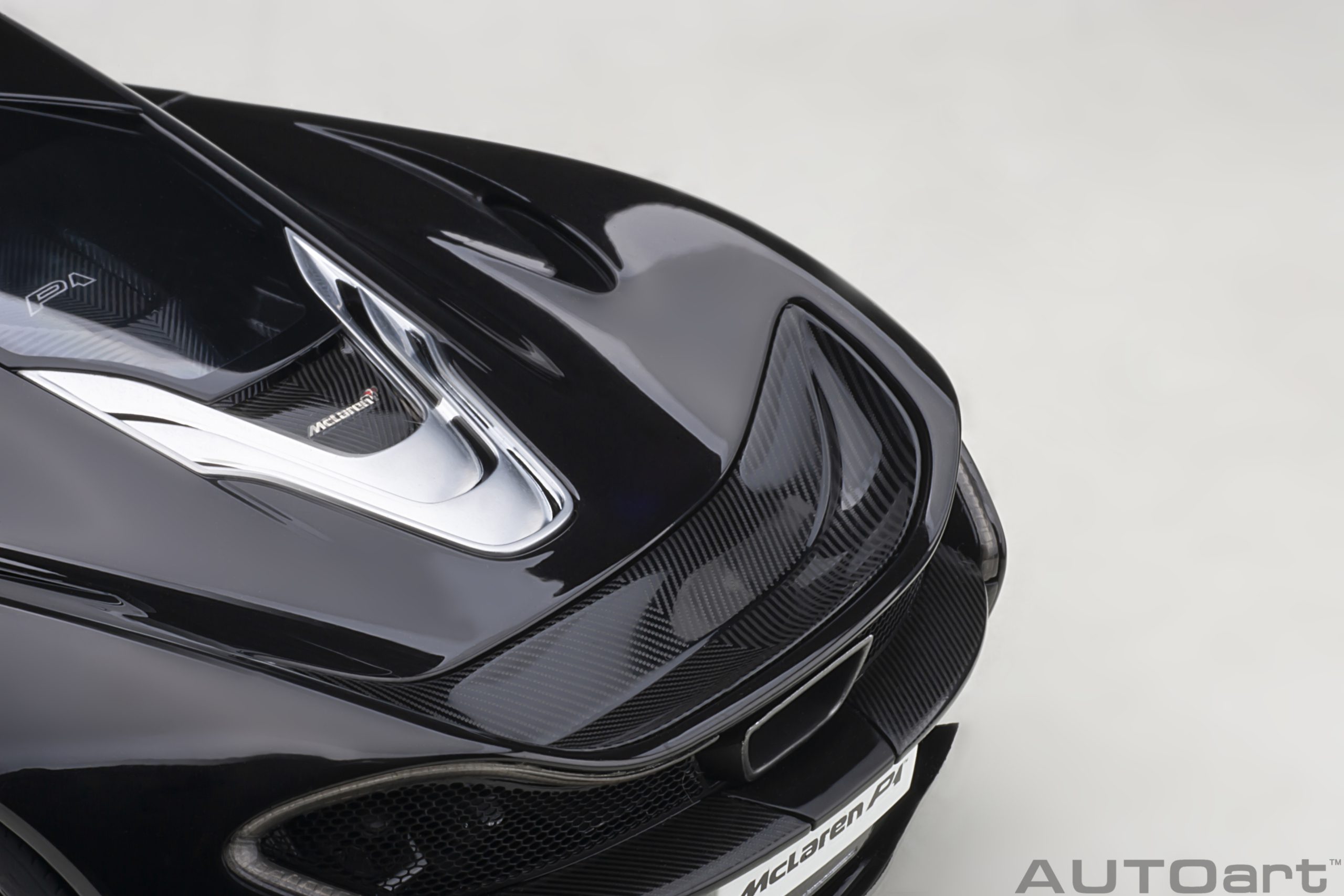 AUTOart McLaren P1 2013 1:18 - Fire Black - Imagen 14