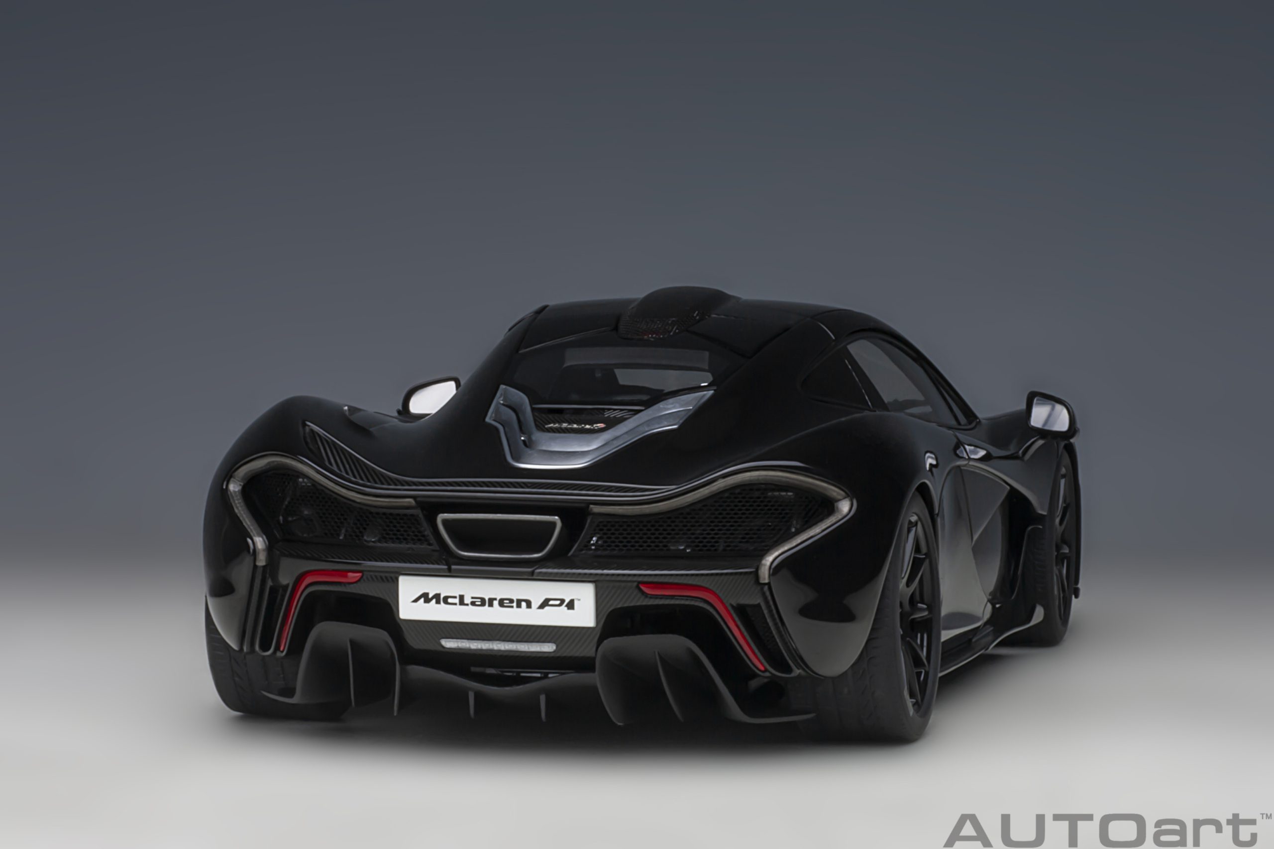AUTOart McLaren P1 2013 1:18 - Fire Black - Imagen 23