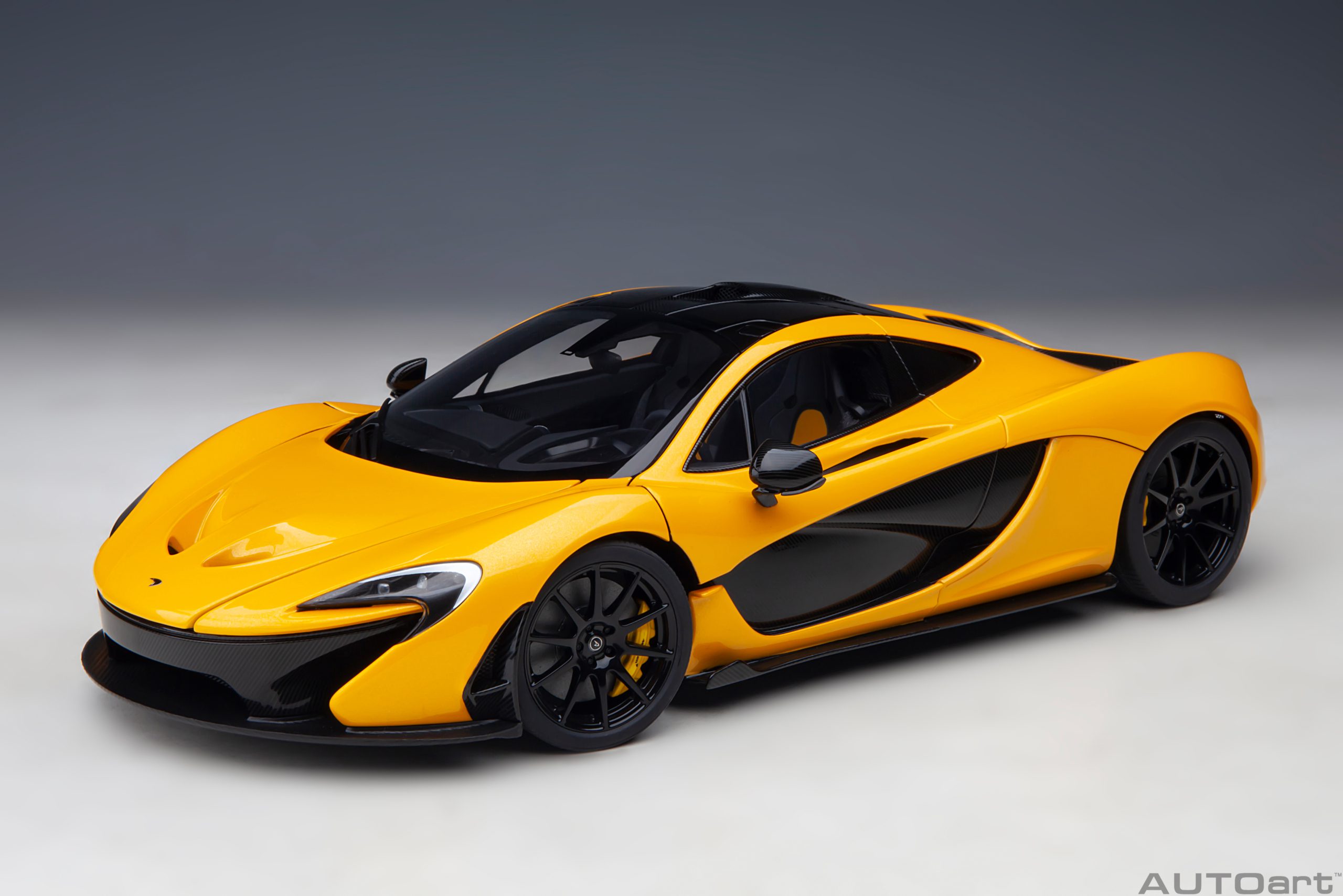 AUTOart McLaren P1 2013 1:18 - Volcano Yellow