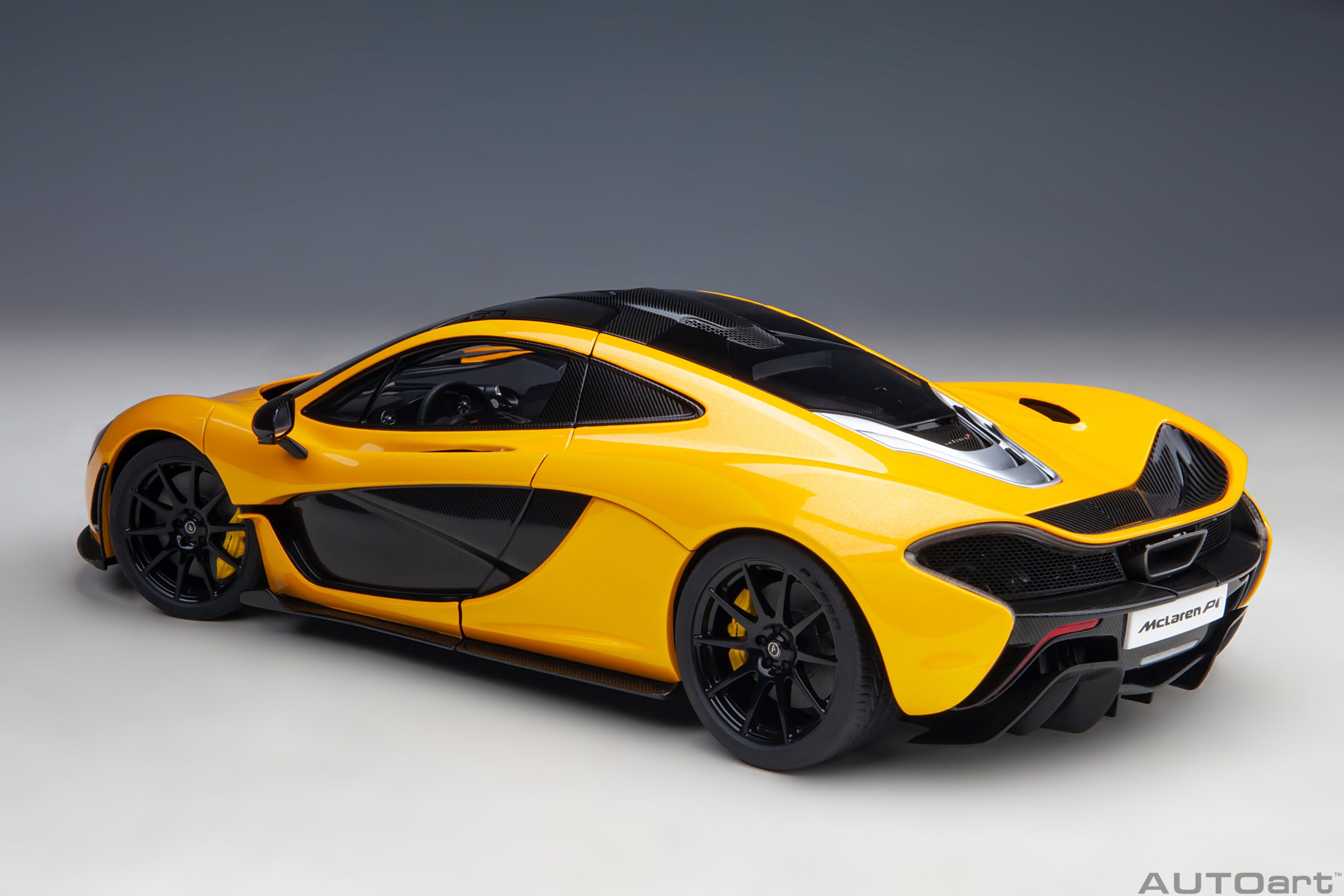 AUTOart McLaren P1 2013 1:18 - Volcano Yellow - Immagine 2