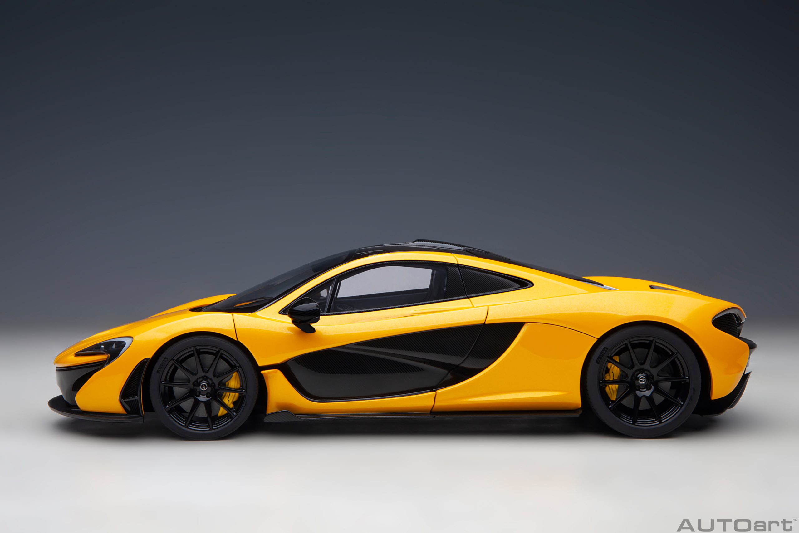 AUTOart McLaren P1 2013 1:18 - Volcano Yellow - Immagine 3