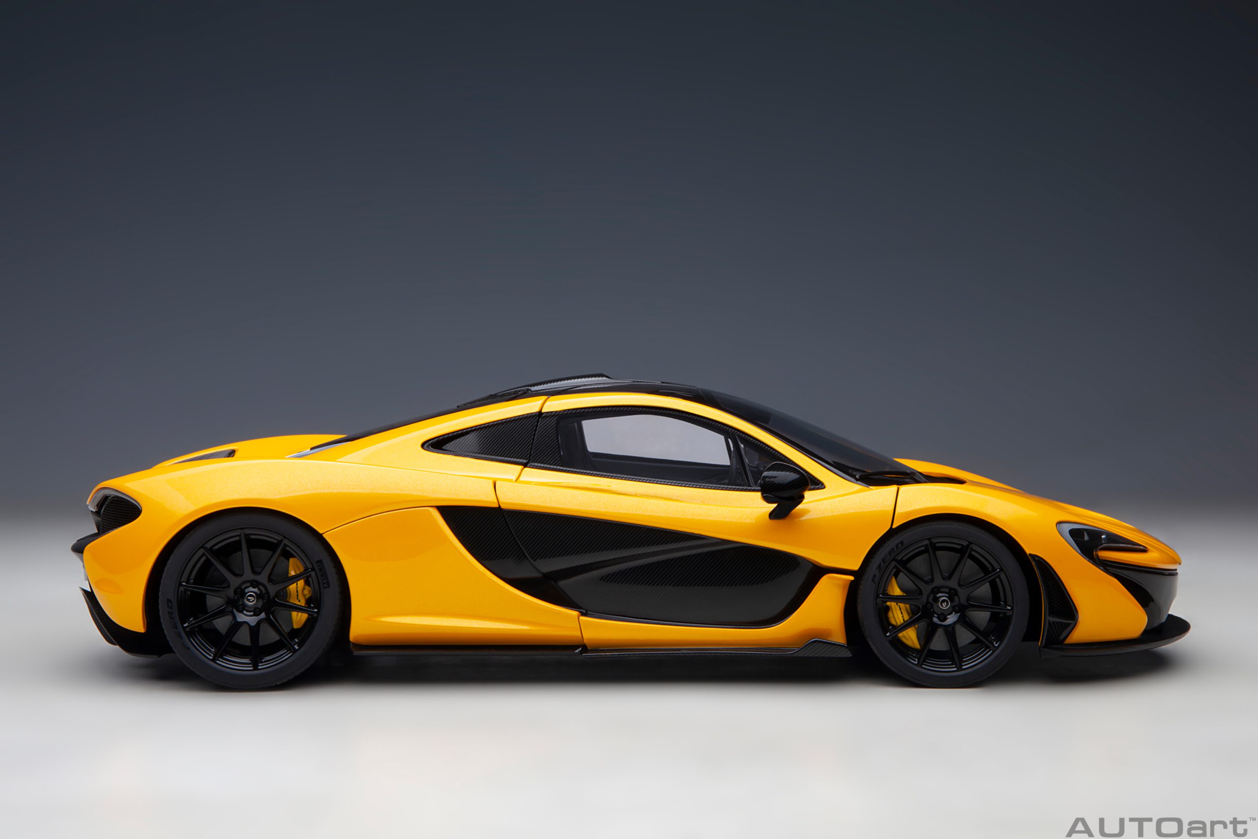 AUTOart McLaren P1 2013 1:18 - Volcano Yellow - Immagine 4