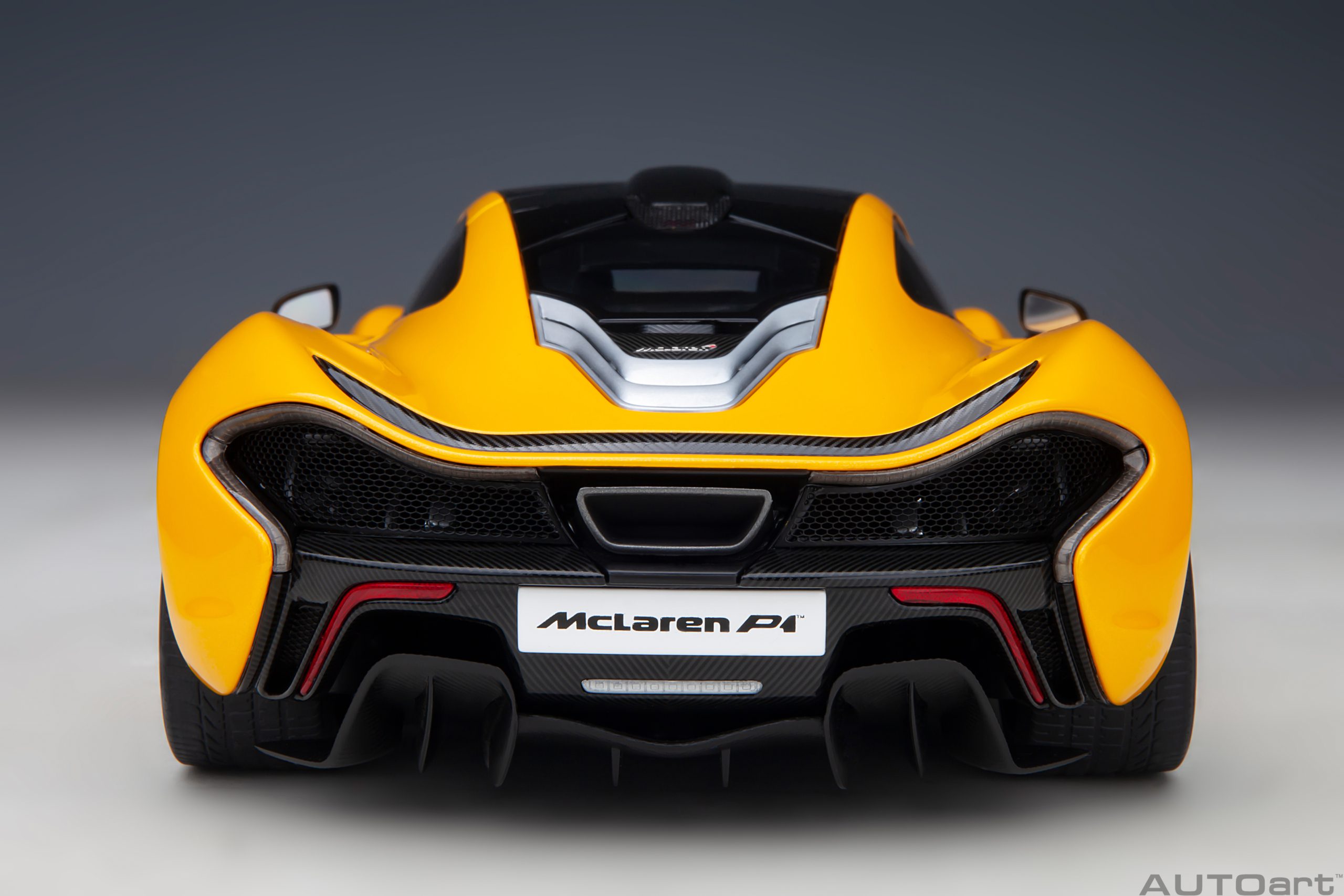 AUTOart McLaren P1 2013 1:18 - Volcano Yellow - Immagine 6