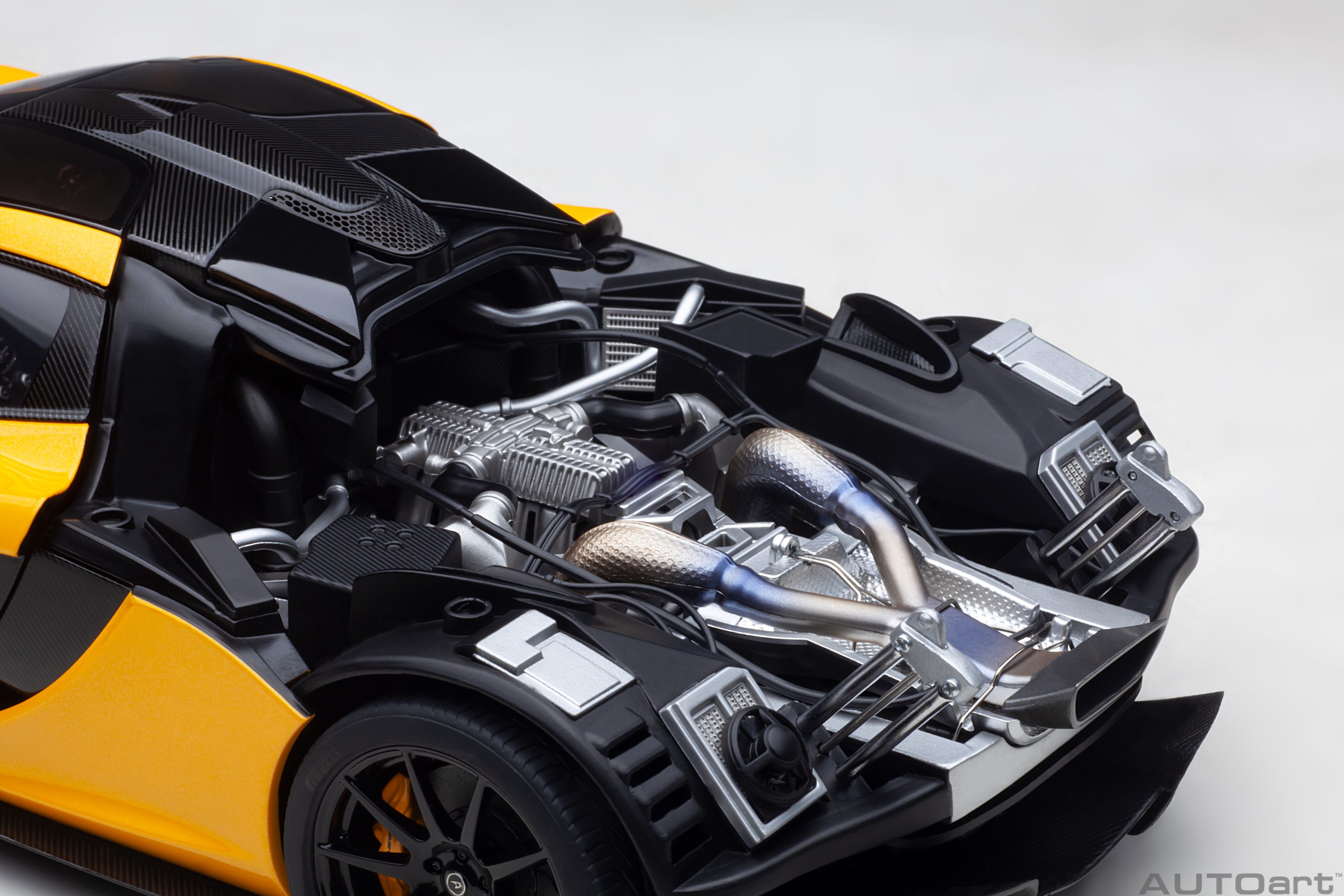 AUTOart McLaren P1 2013 1:18 - Volcano Yellow - Immagine 12